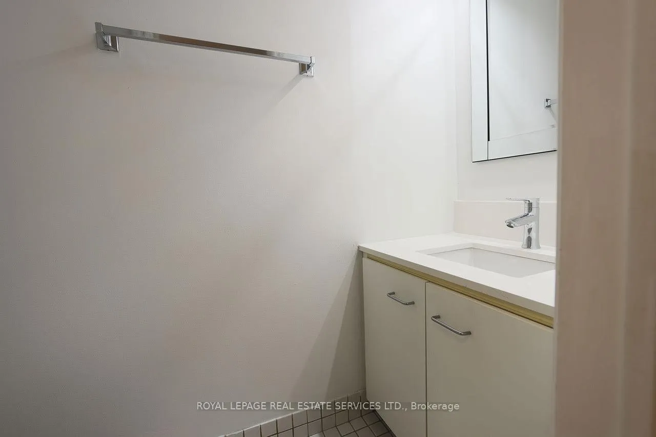 Photo 6 of 35 Gailcrest Circle, Vaughan, Crestwood-Springfarm-Yorkhill — HOMEH