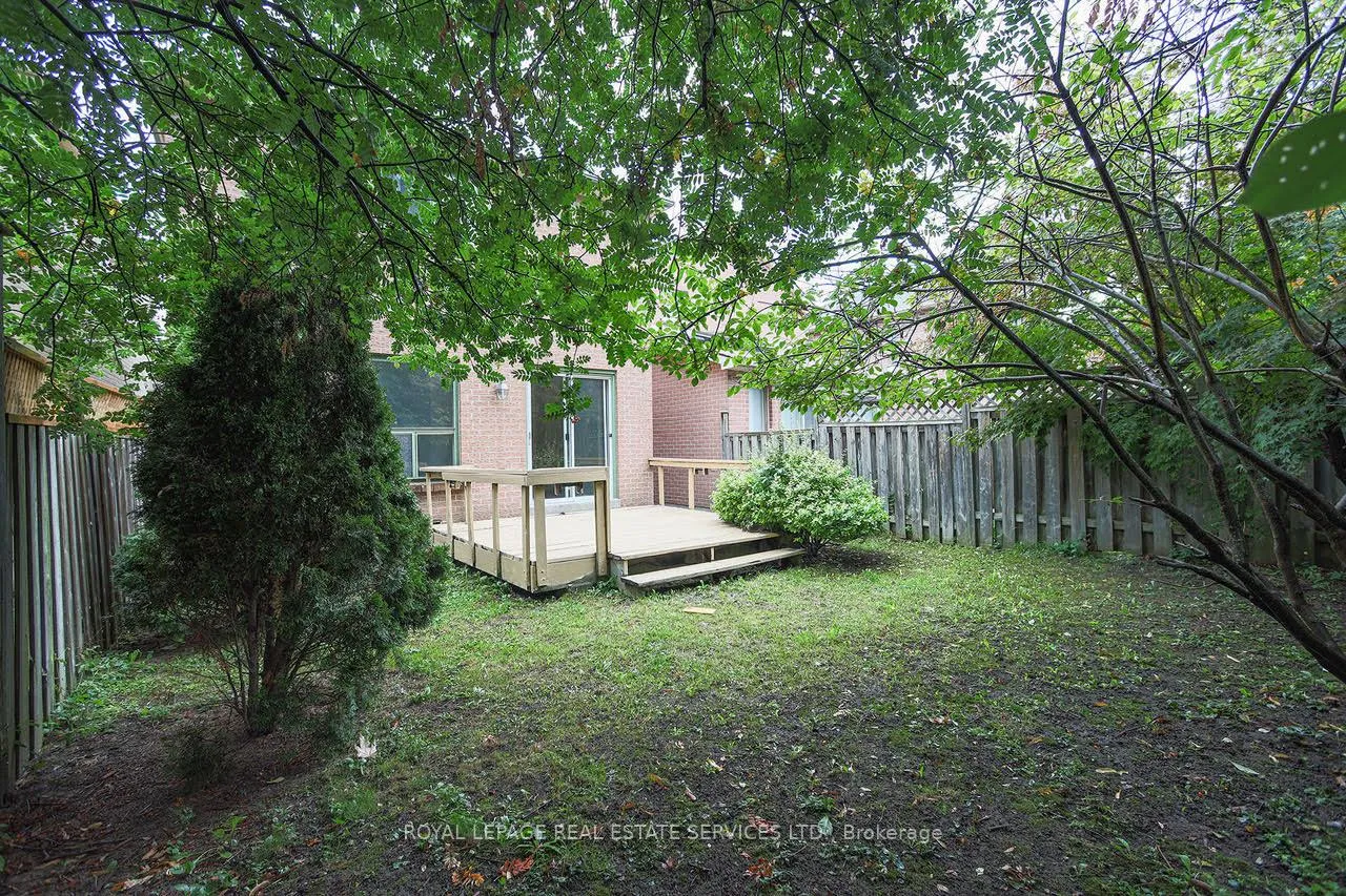 Photo 10 of 35 Gailcrest Circle, Vaughan, Crestwood-Springfarm-Yorkhill — HOMEH