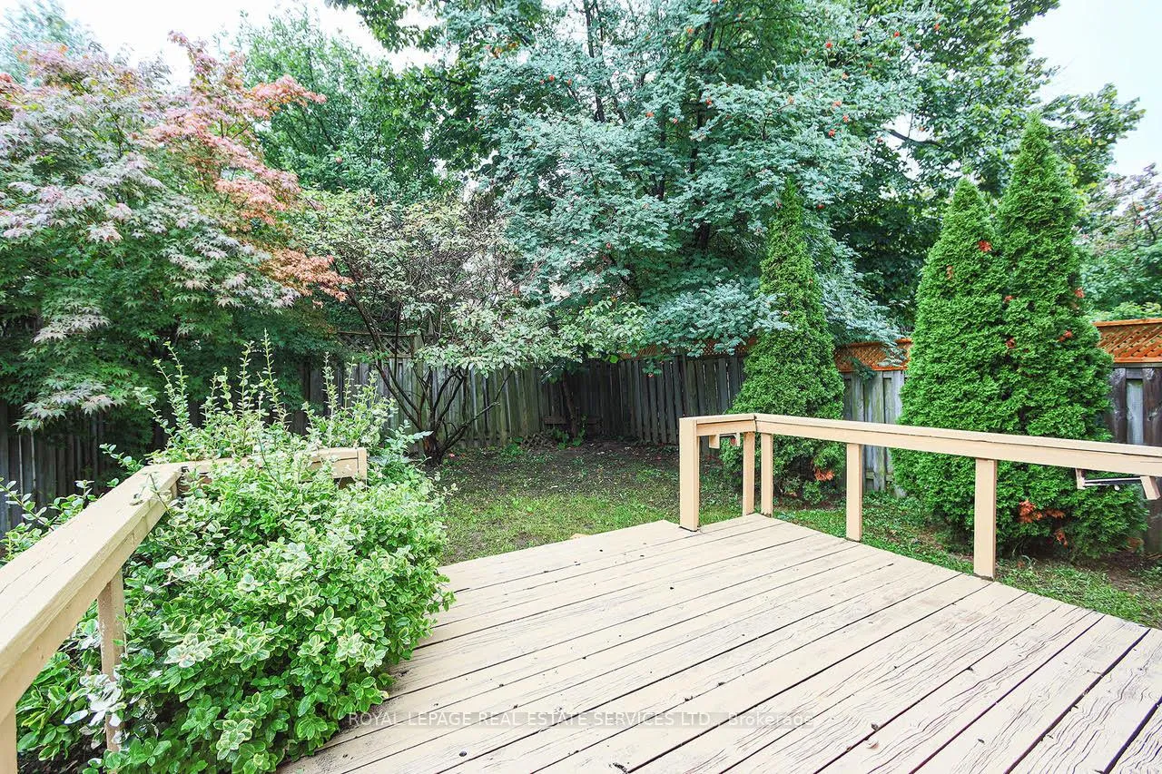 Photo 11 of 35 Gailcrest Circle, Vaughan, Crestwood-Springfarm-Yorkhill — HOMEH