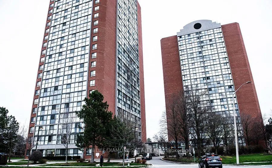 Front of Unit 202, 4205 Shipp Drive W