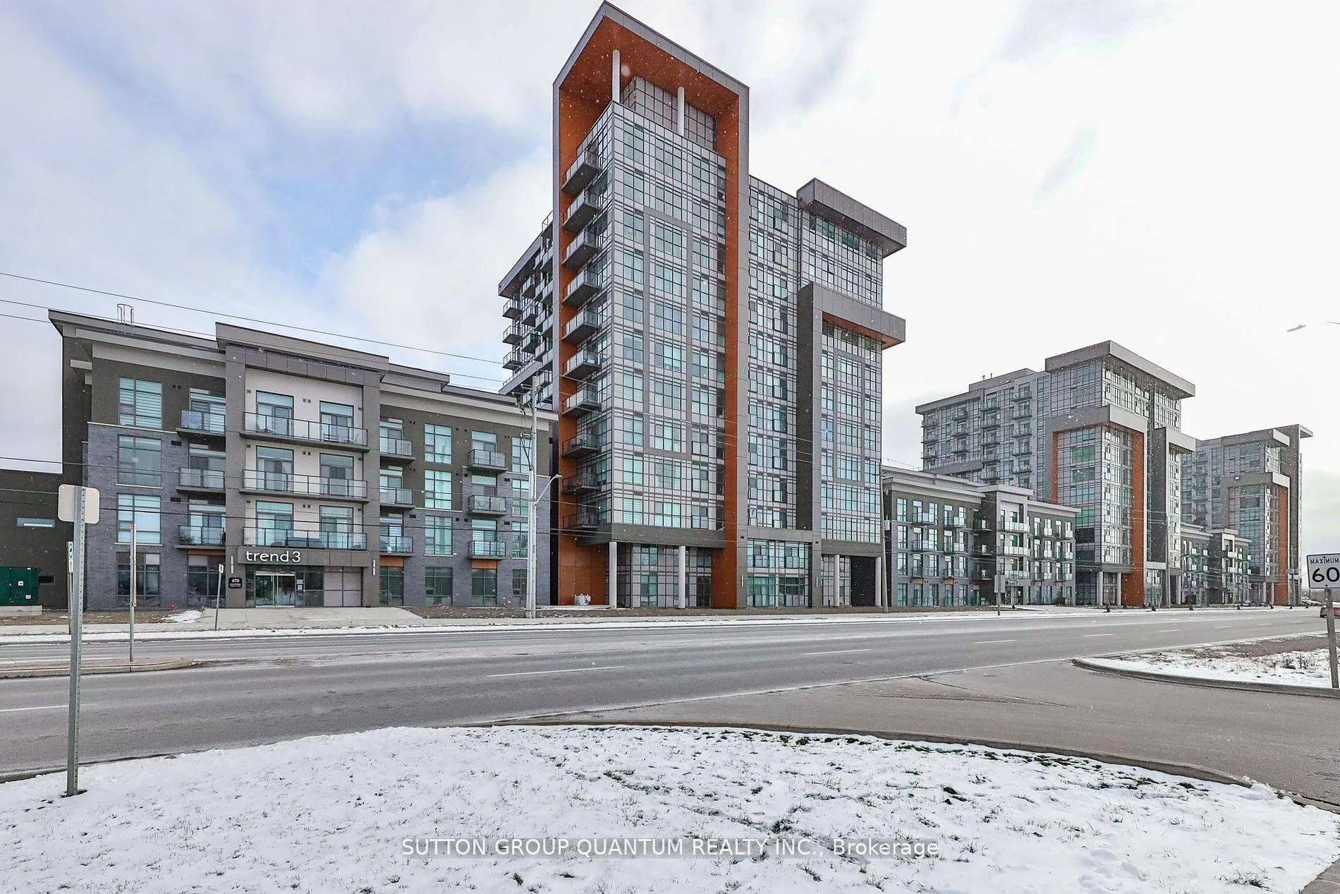 Front of Unit 307, 470 Dundas Street E