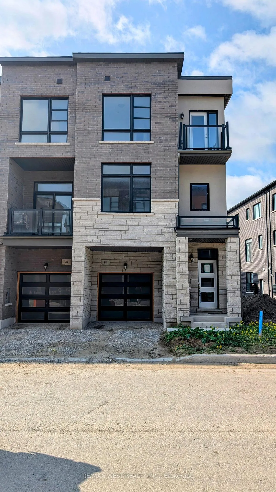 Photo 1 of 94 Paradox Street, Vaughan, Kleinburg — HOMEH
