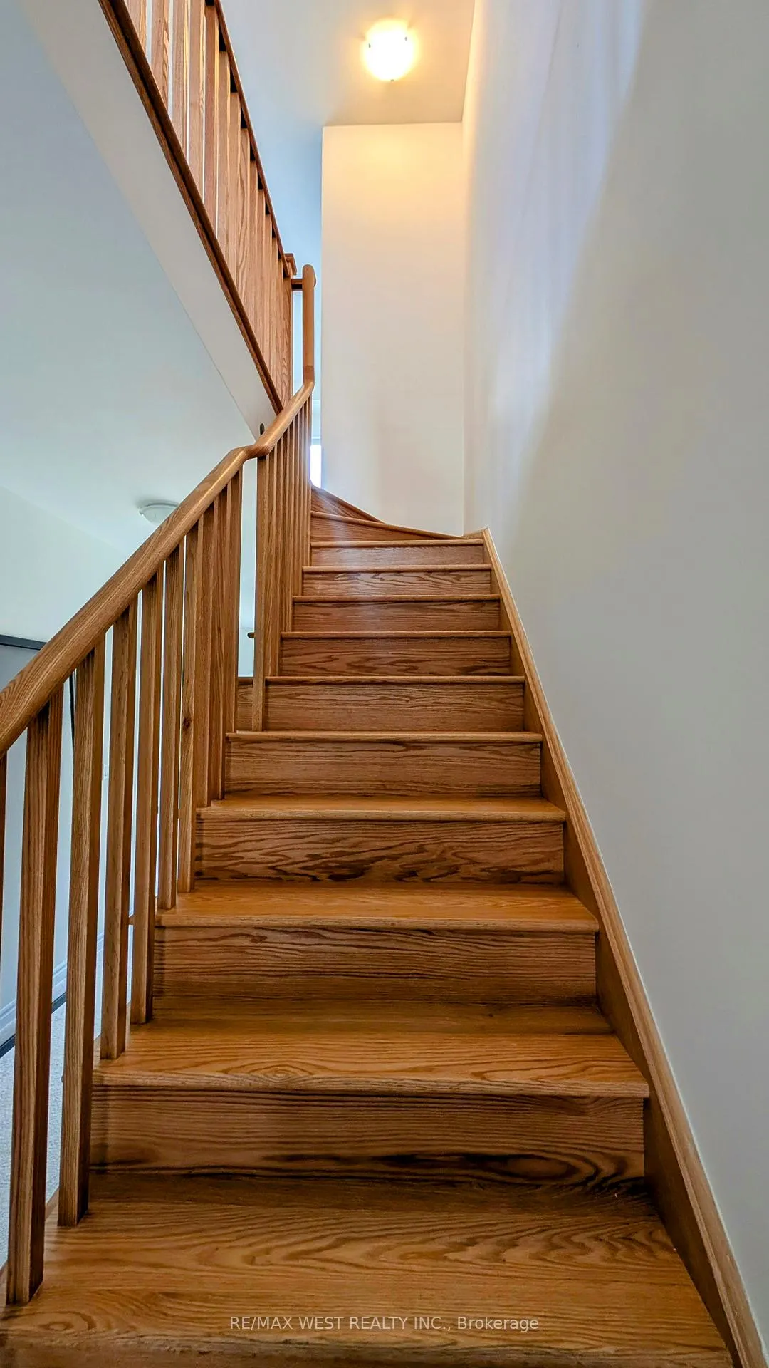 Photo 12 of 94 Paradox Street, Vaughan, Kleinburg — HOMEH