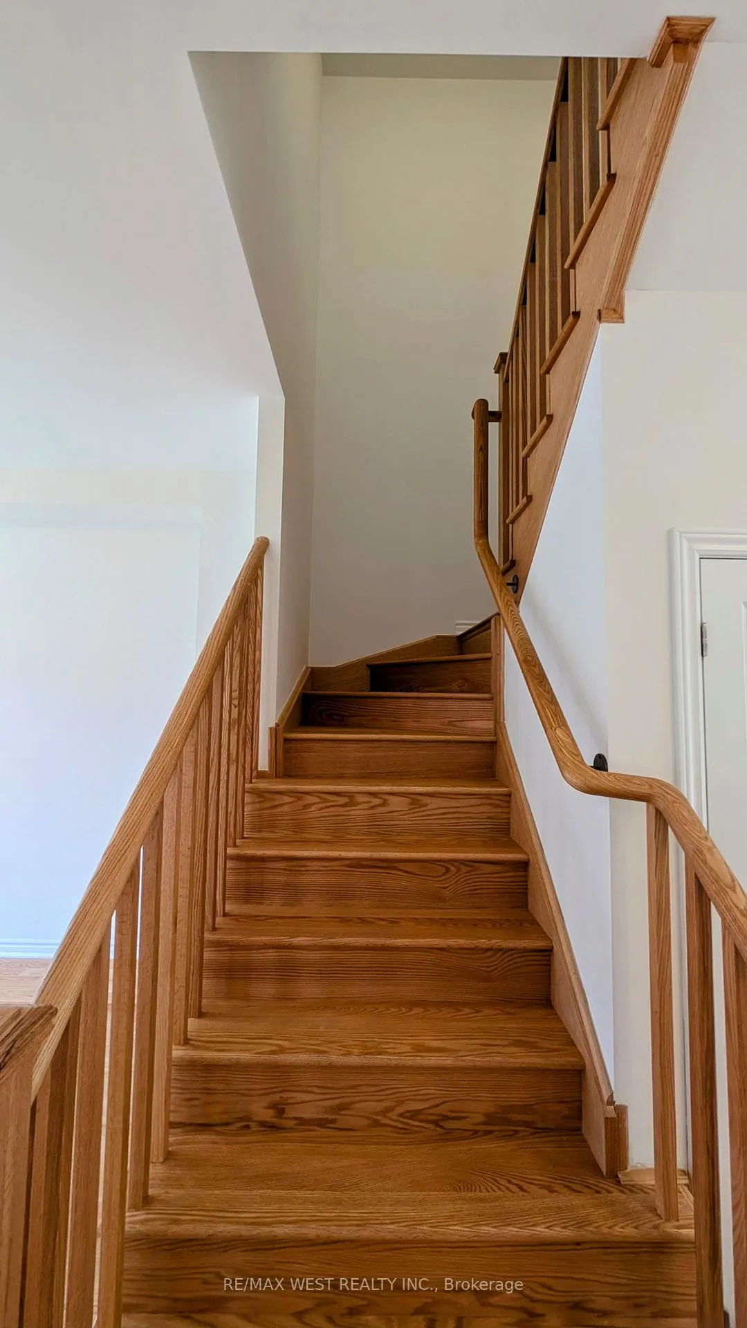 Photo 22 of 94 Paradox Street, Vaughan, Kleinburg — HOMEH