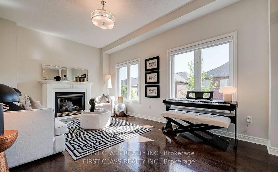 Photo 3 of 33 Schuster Lane, Vaughan, Patterson — HOMEH
