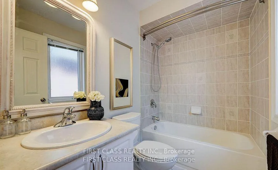 Photo 6 of 33 Schuster Lane, Vaughan, Patterson — HOMEH