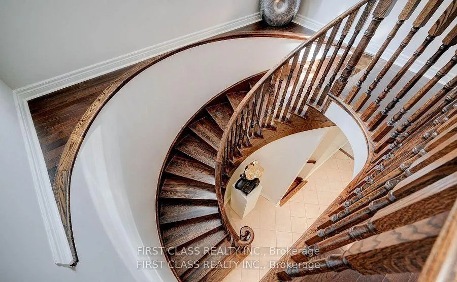 Photo 9 of 33 Schuster Lane, Vaughan, Patterson — HOMEH
