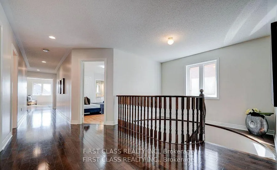 Photo 13 of 33 Schuster Lane, Vaughan, Patterson — HOMEH