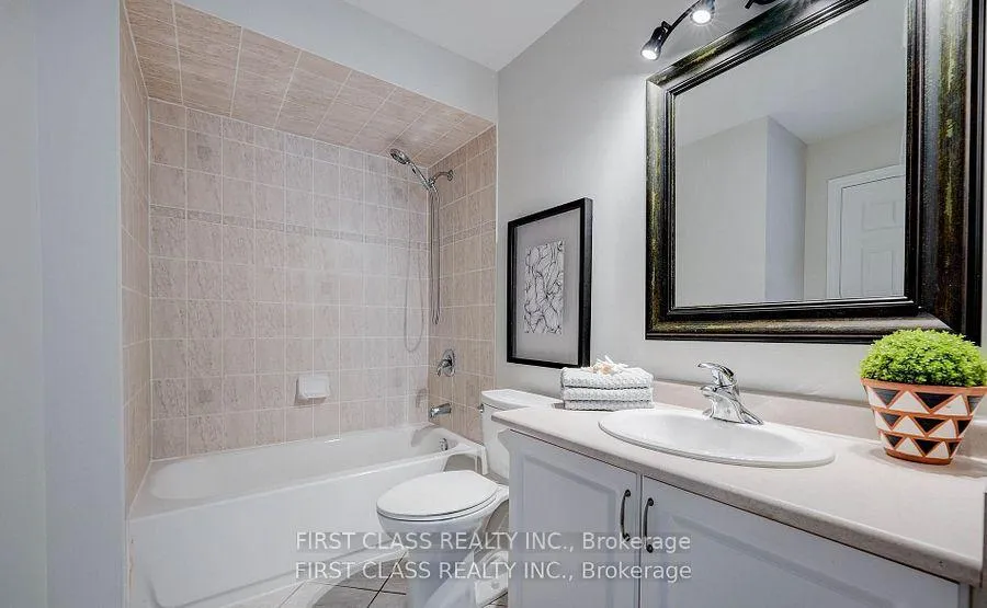 Photo 16 of 33 Schuster Lane, Vaughan, Patterson — HOMEH