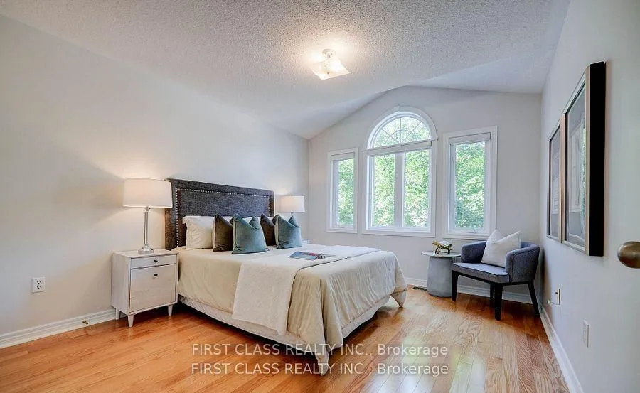 Photo 17 of 33 Schuster Lane, Vaughan, Patterson — HOMEH