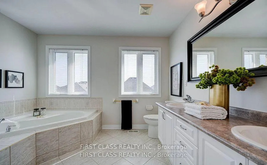 Photo 18 of 33 Schuster Lane, Vaughan, Patterson — HOMEH