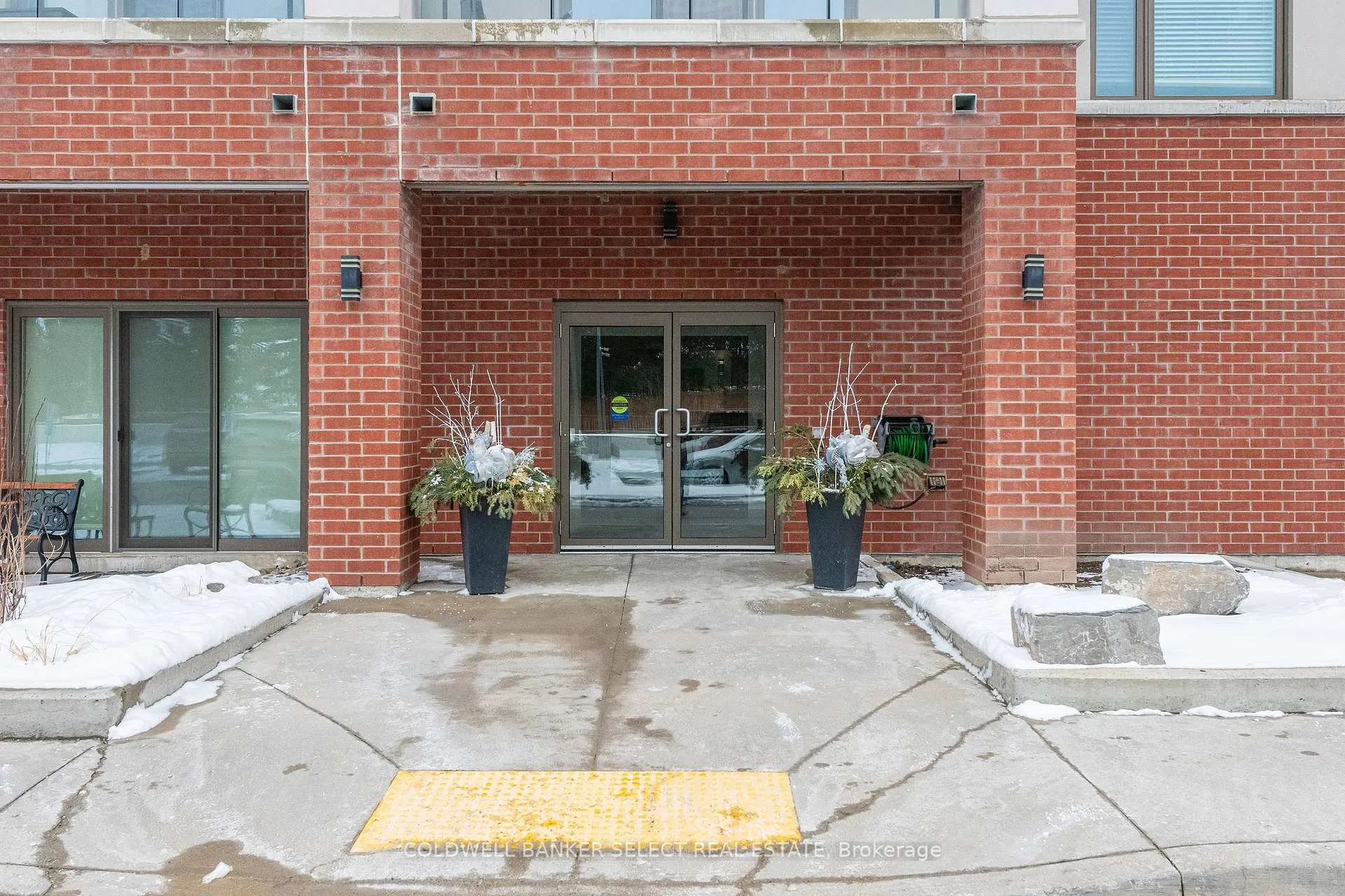 Photo 3 of Unit 505, 64 Queen Street, New Tecumseth, Tottenham — HOMEH