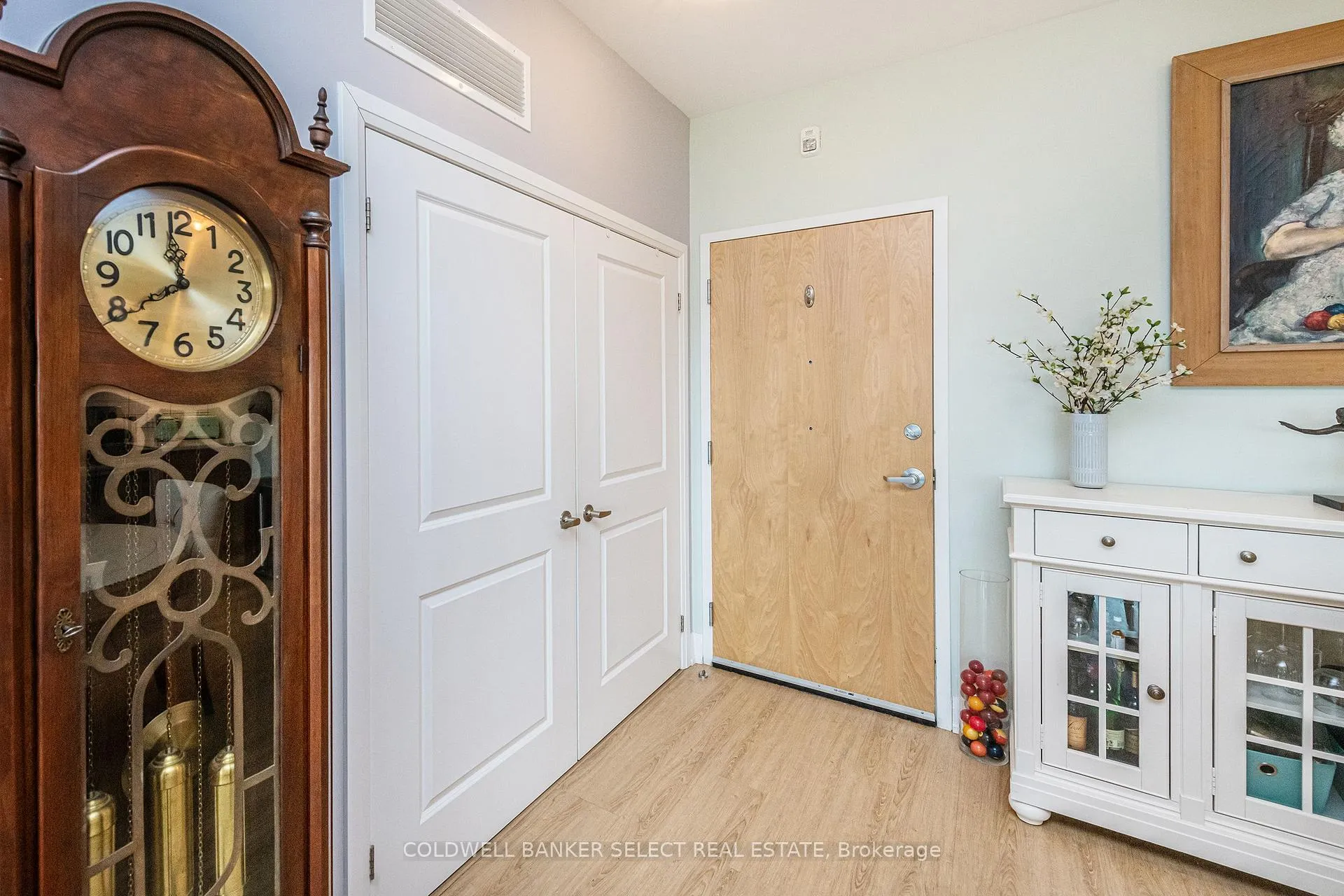 Photo 5 of Unit 505, 64 Queen Street, New Tecumseth, Tottenham — HOMEH