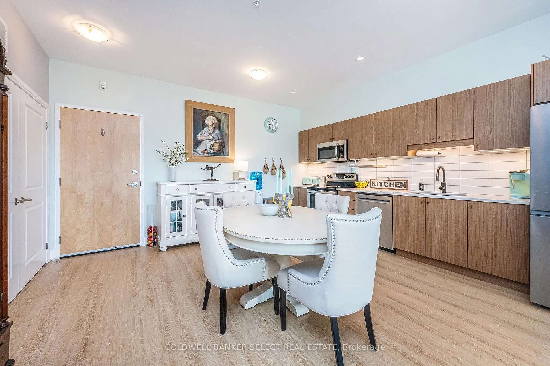 Photo 6 of Unit 505, 64 Queen Street, New Tecumseth, Tottenham — HOMEH
