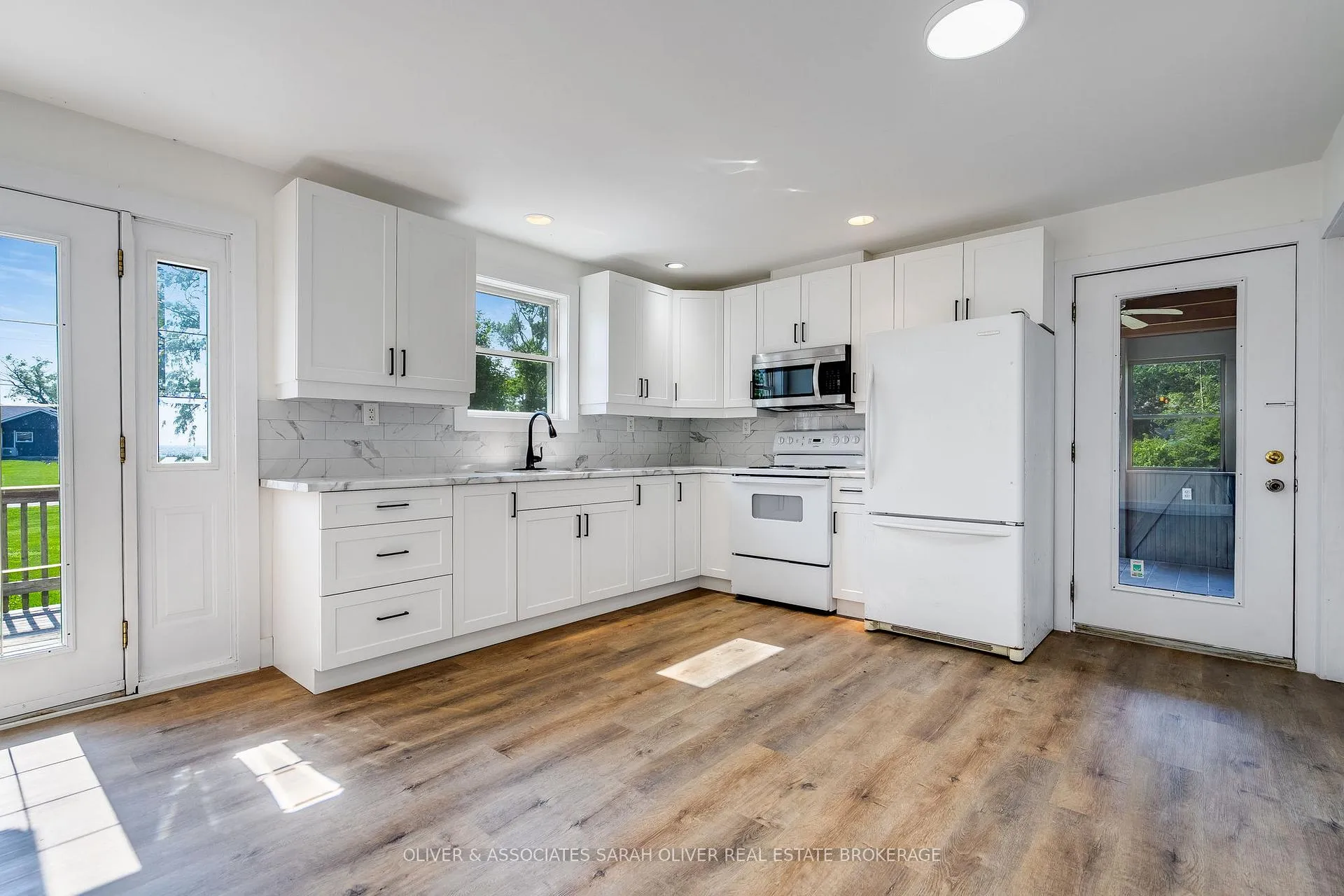 Photo 4 of 271 Cotterie Park Road, Leamington — HOMEH