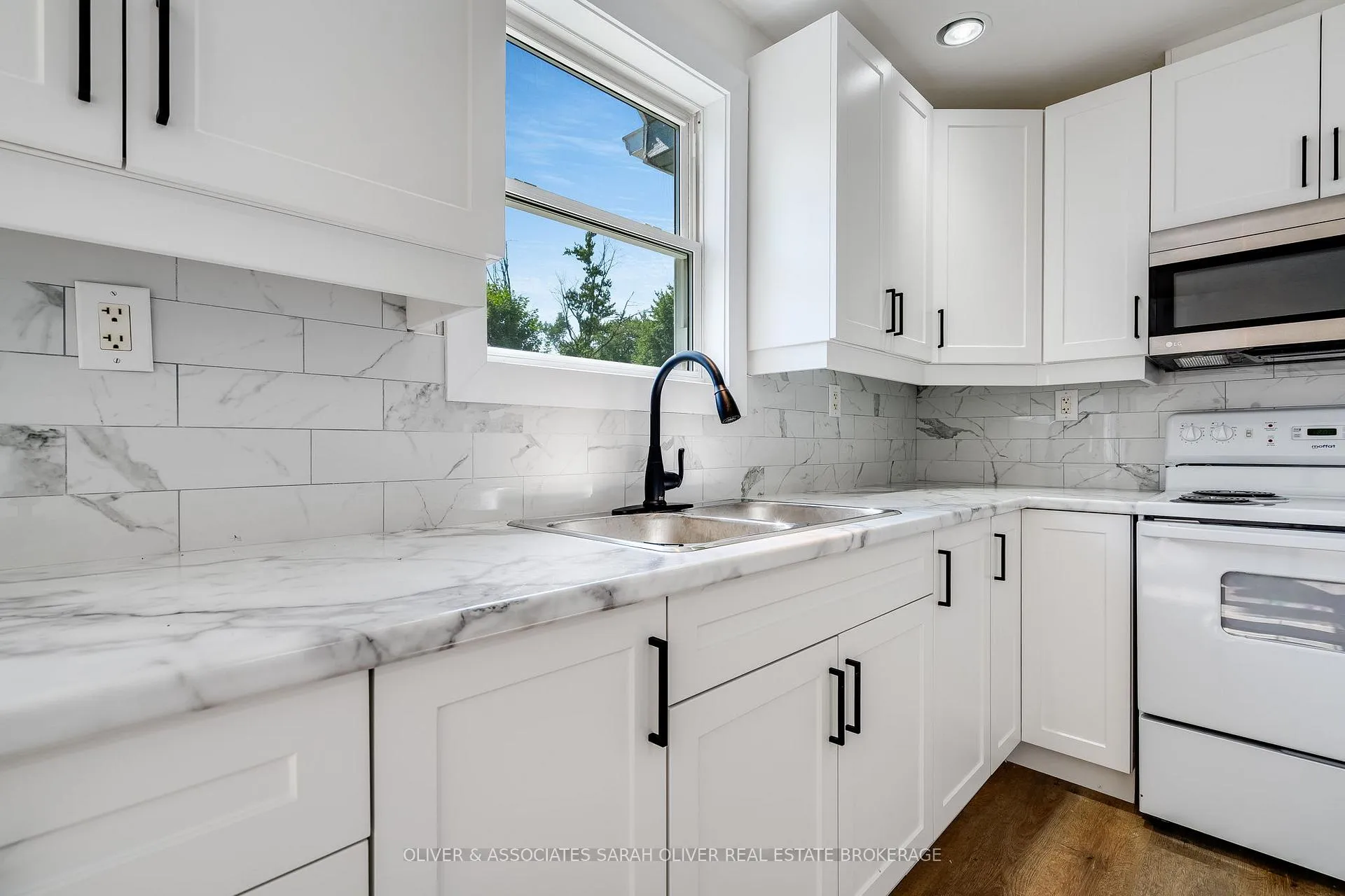 Photo 8 of 271 Cotterie Park Road, Leamington — HOMEH