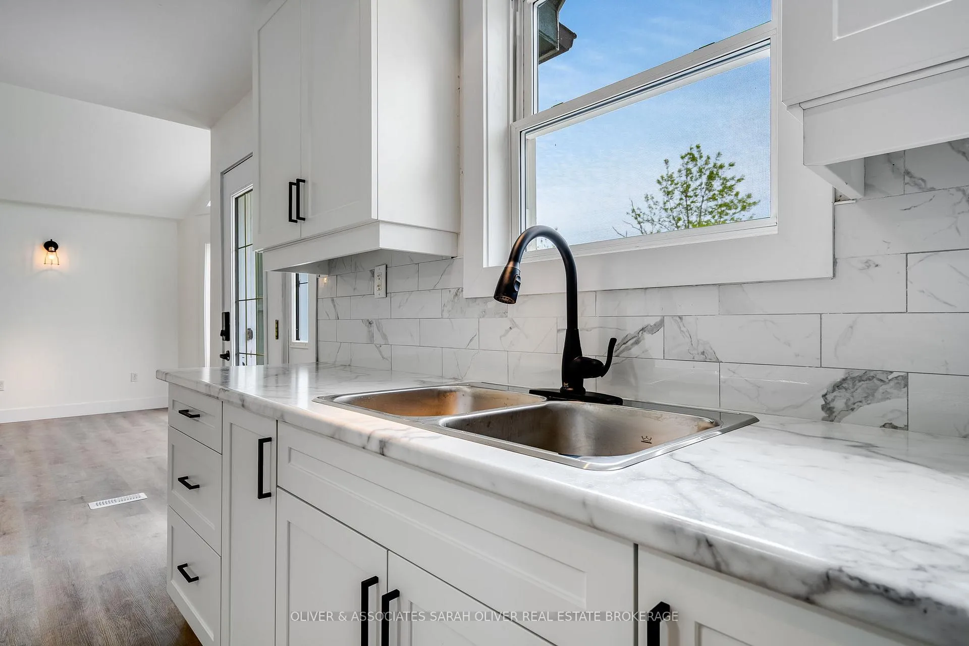 Photo 9 of 271 Cotterie Park Road, Leamington — HOMEH