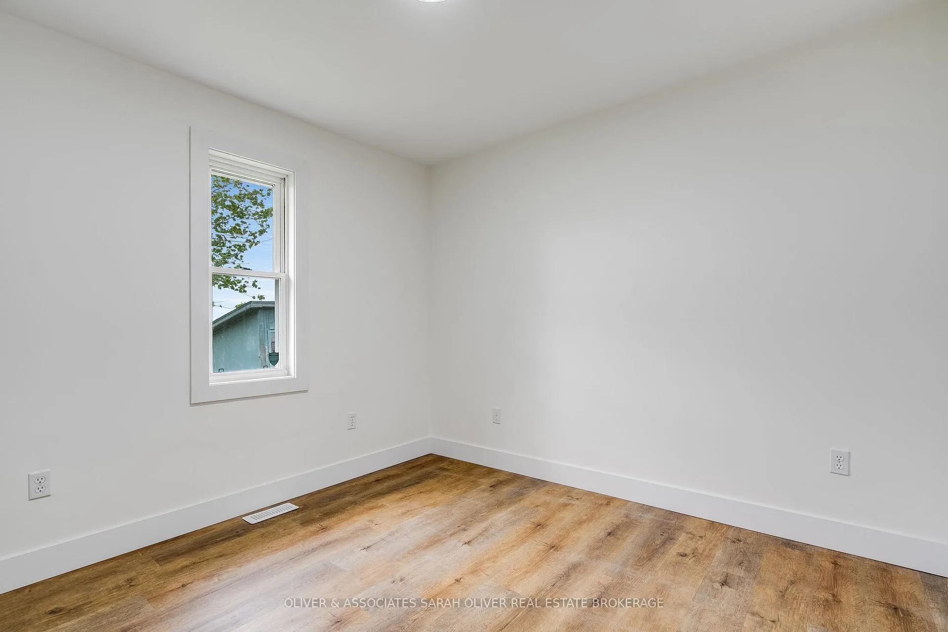 Photo 16 of 271 Cotterie Park Road, Leamington — HOMEH
