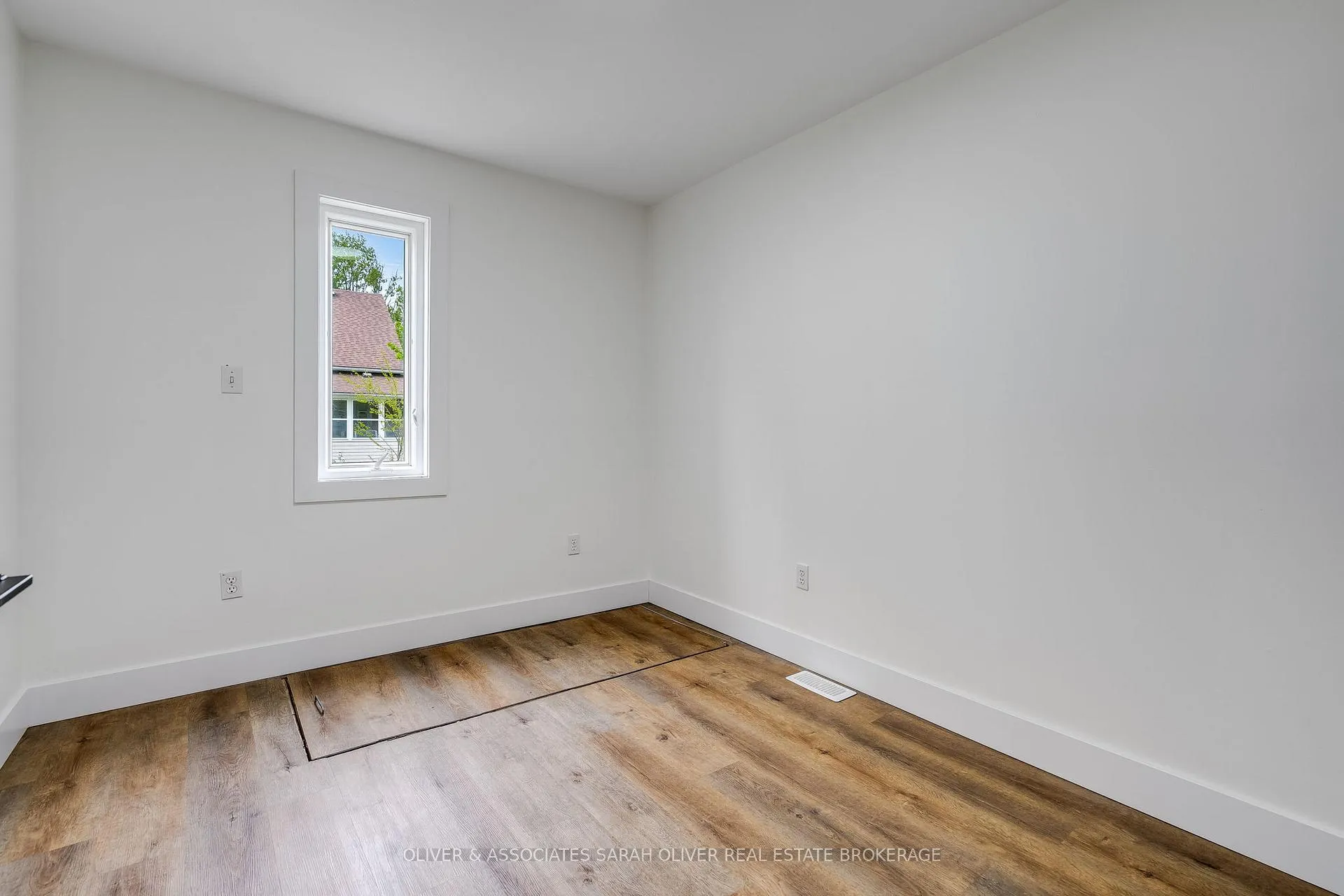 Photo 18 of 271 Cotterie Park Road, Leamington — HOMEH