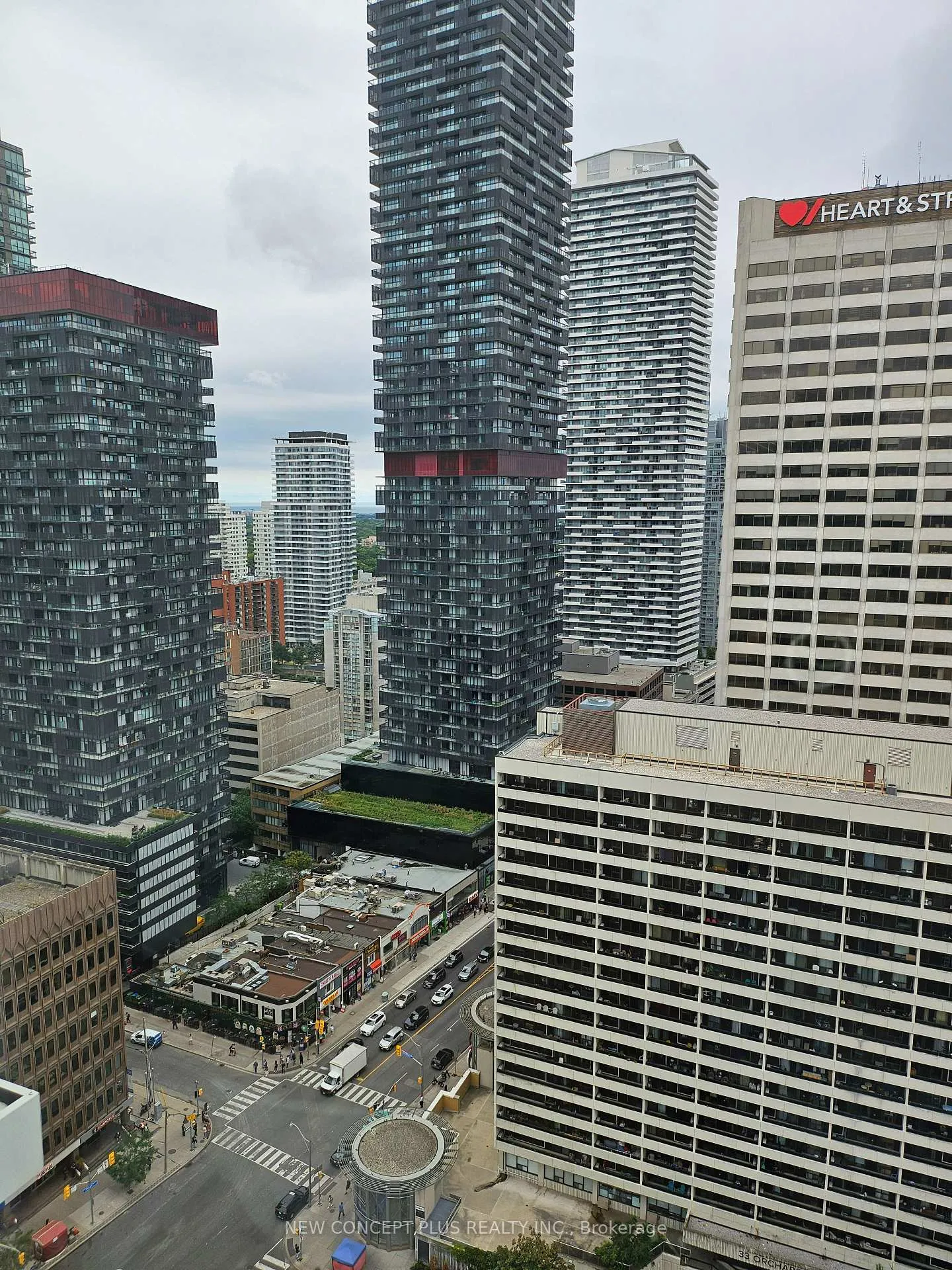 Photo 3 of Unit 2310, 33 Helendale Avenue, Toronto, Yonge-Eglinton — HOMEH