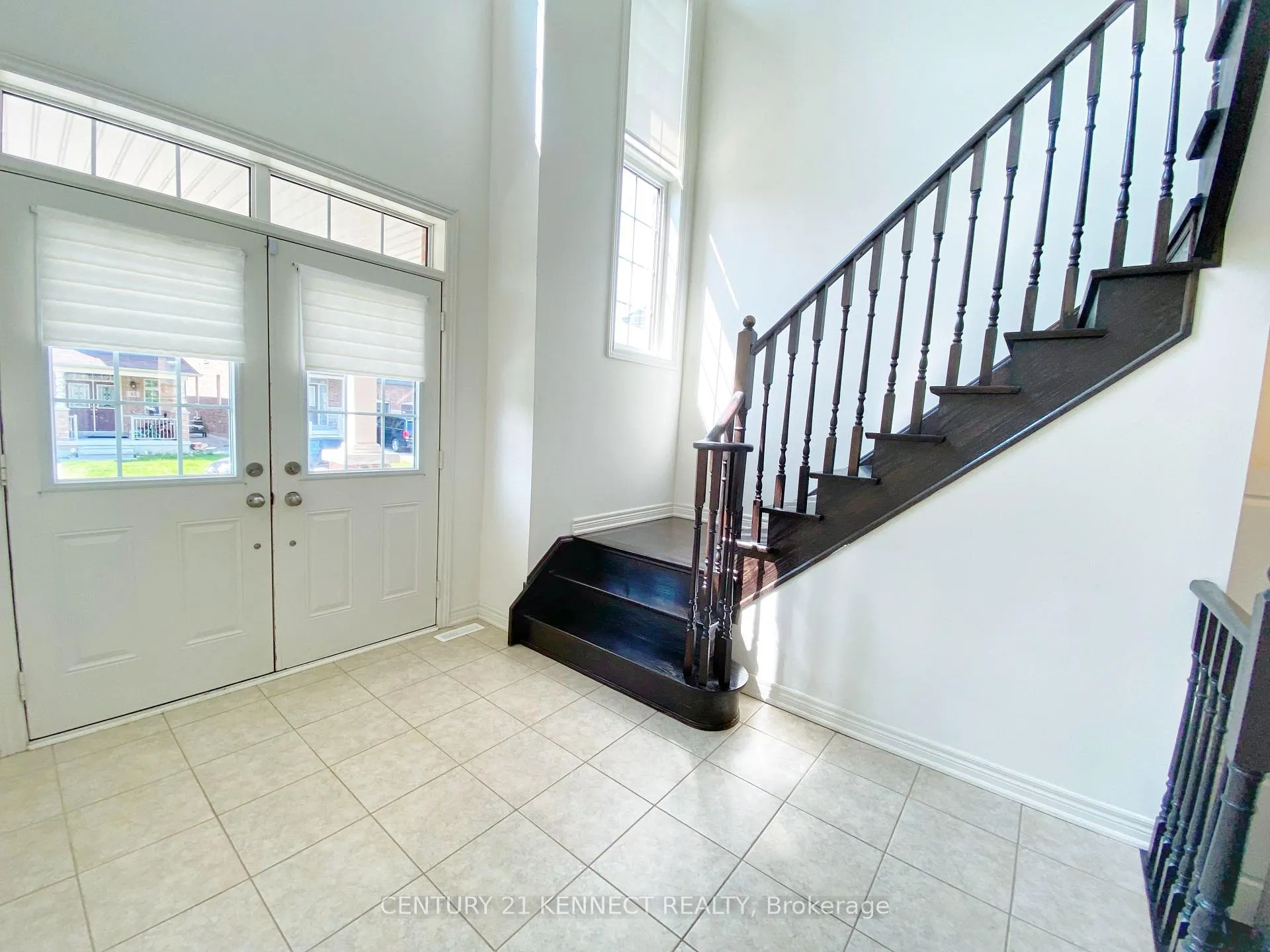Photo 4 of 82 Henry Bauer Avenue, Markham, Berczy — HOMEH