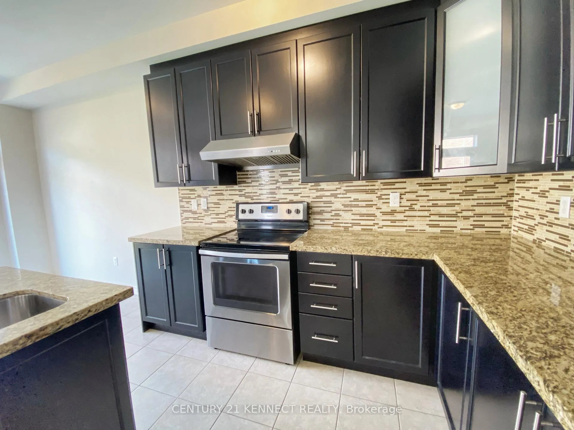 Photo 13 of 82 Henry Bauer Avenue, Markham, Berczy — HOMEH