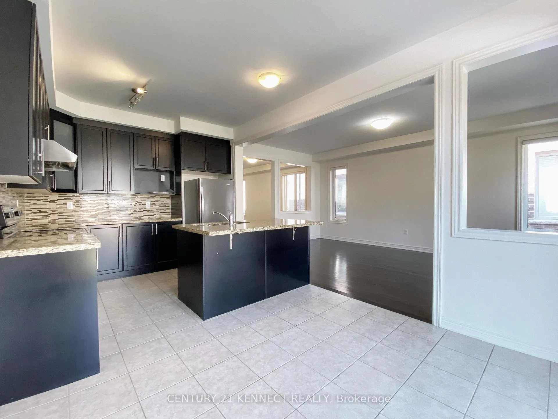 Photo 14 of 82 Henry Bauer Avenue, Markham, Berczy — HOMEH
