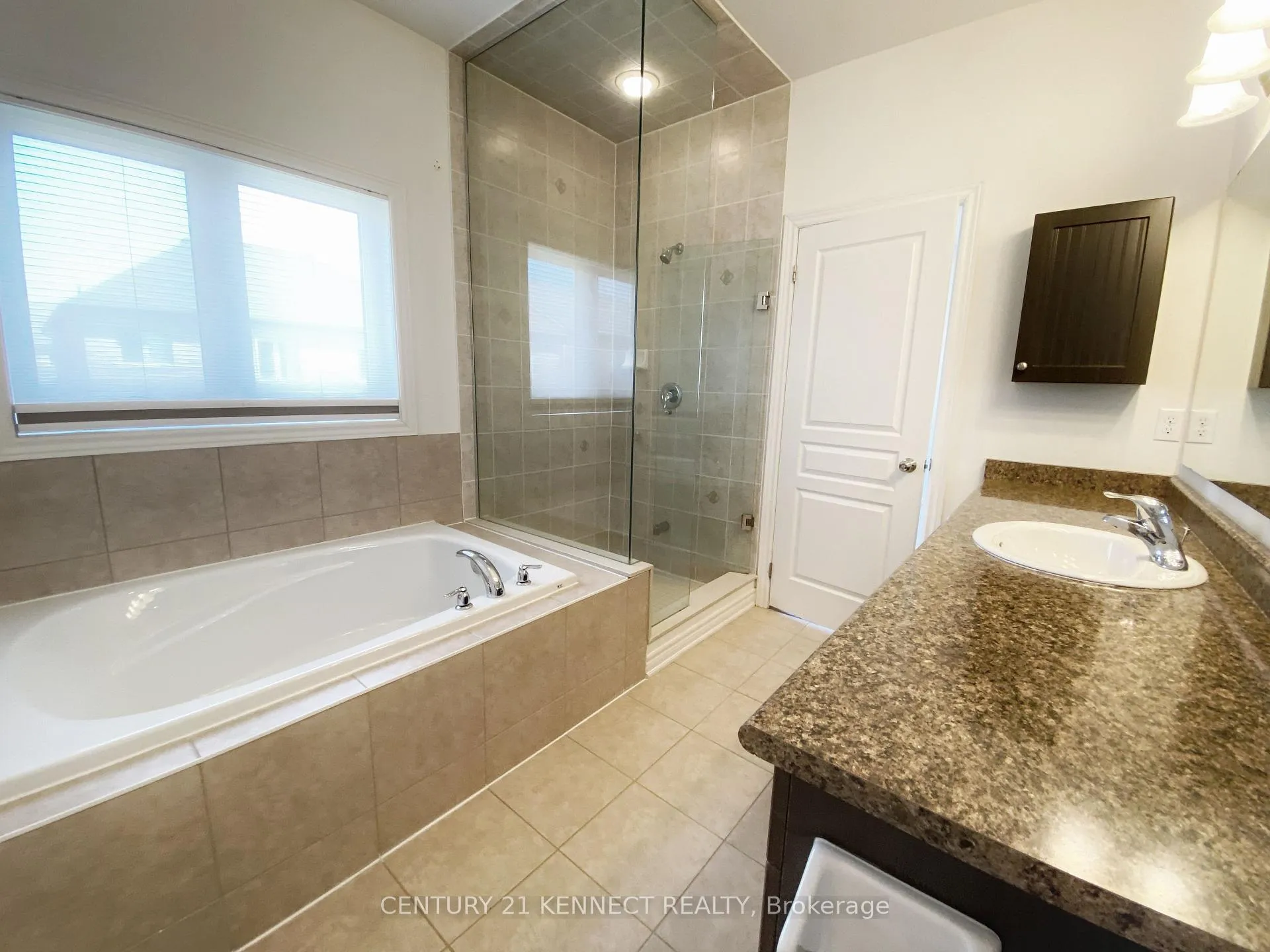 Photo 16 of 82 Henry Bauer Avenue, Markham, Berczy — HOMEH