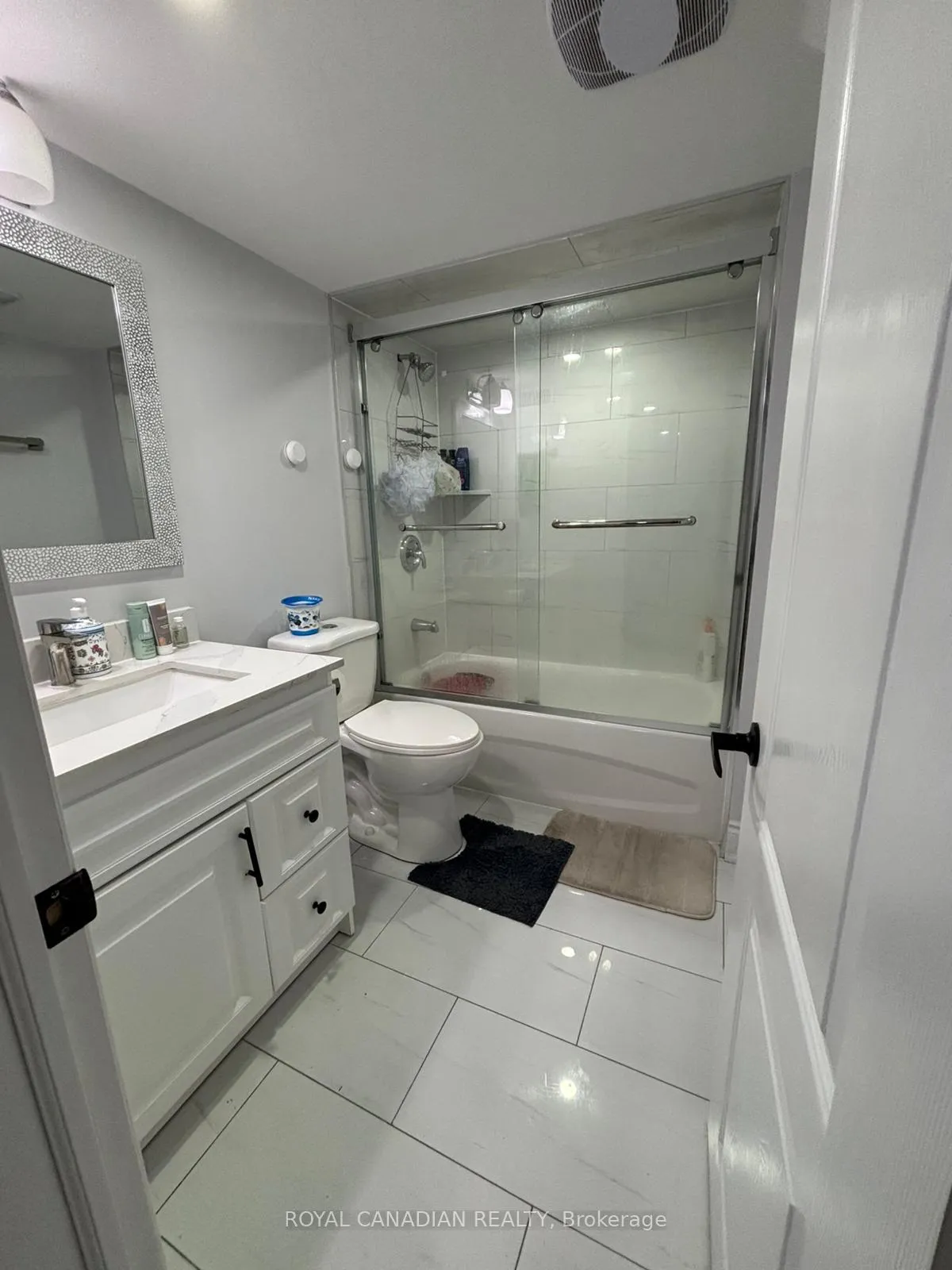 Photo 4 of Unit Bsmt, 11 Fordham Road, Brampton, Bram West — HOMEH