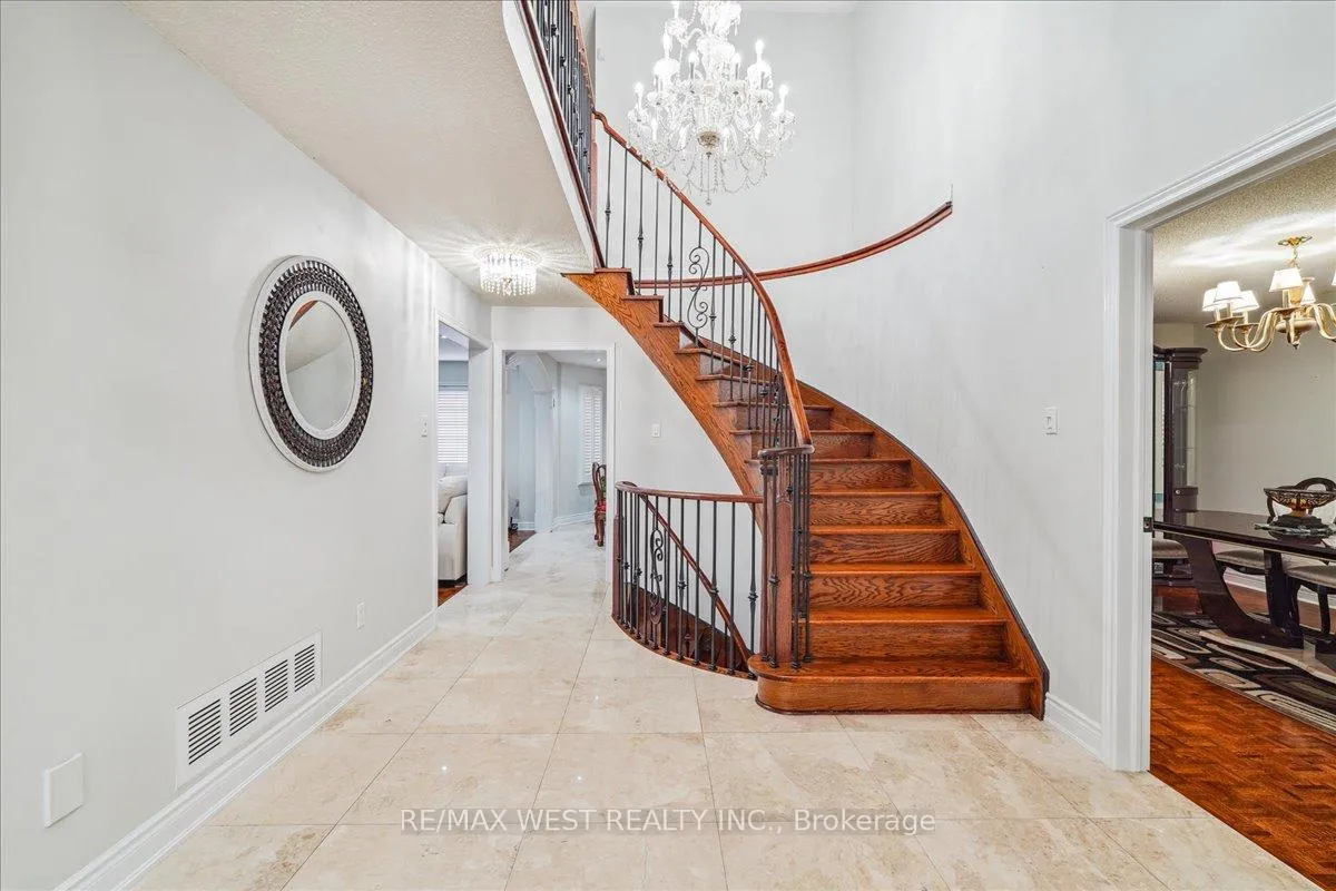 Photo 2 of 70 Mapes Avenue, Vaughan, West Woodbridge — HOMEH