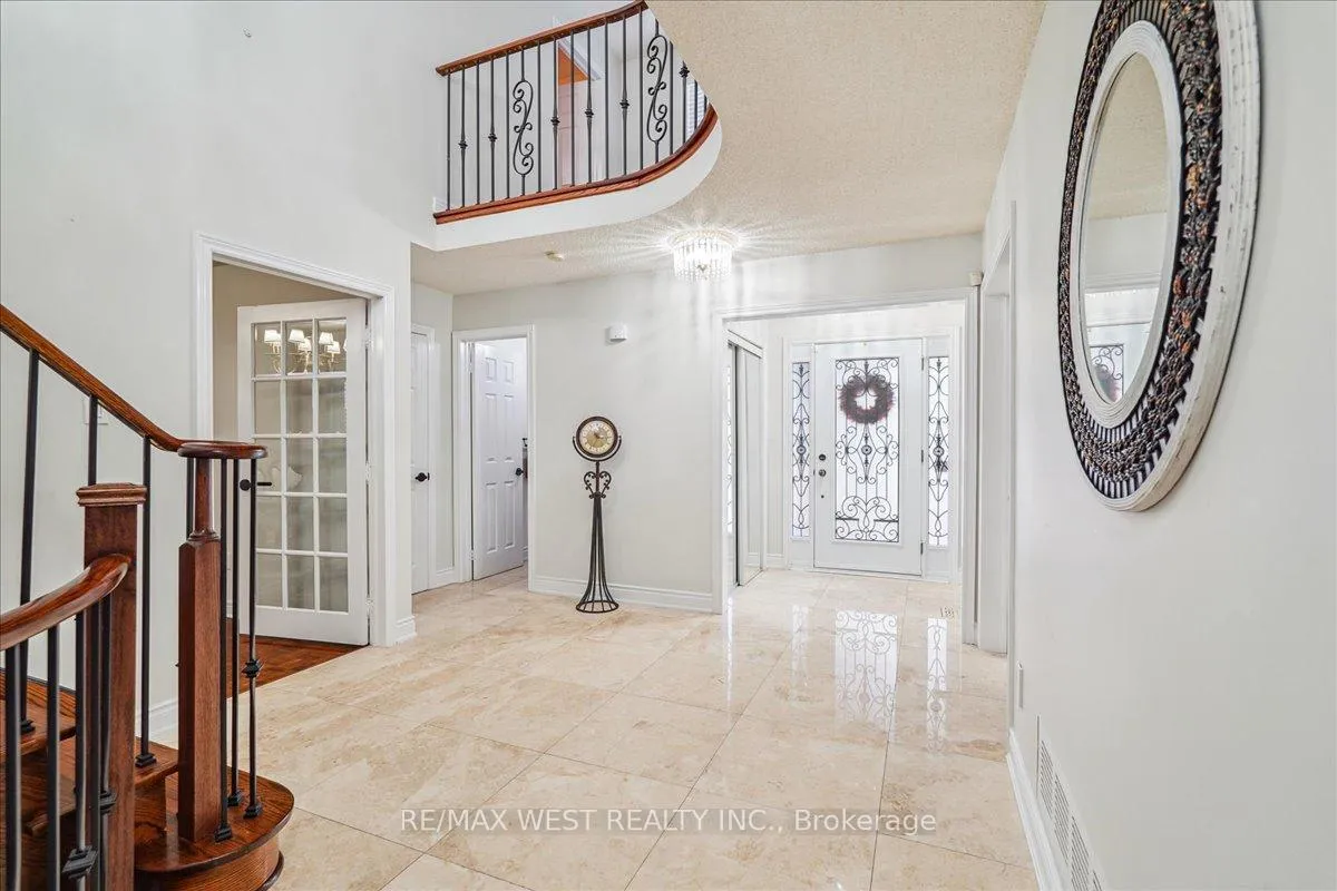 Photo 3 of 70 Mapes Avenue, Vaughan, West Woodbridge — HOMEH