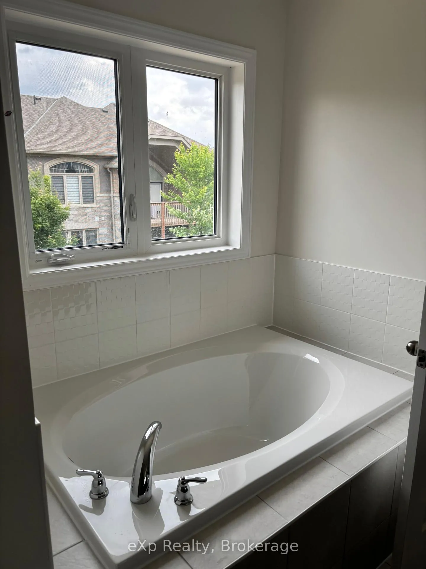 Photo 18 of 29 Lawrence D. Pridham Avenue, New Tecumseth, Rural New Tecumseth — HOMEH