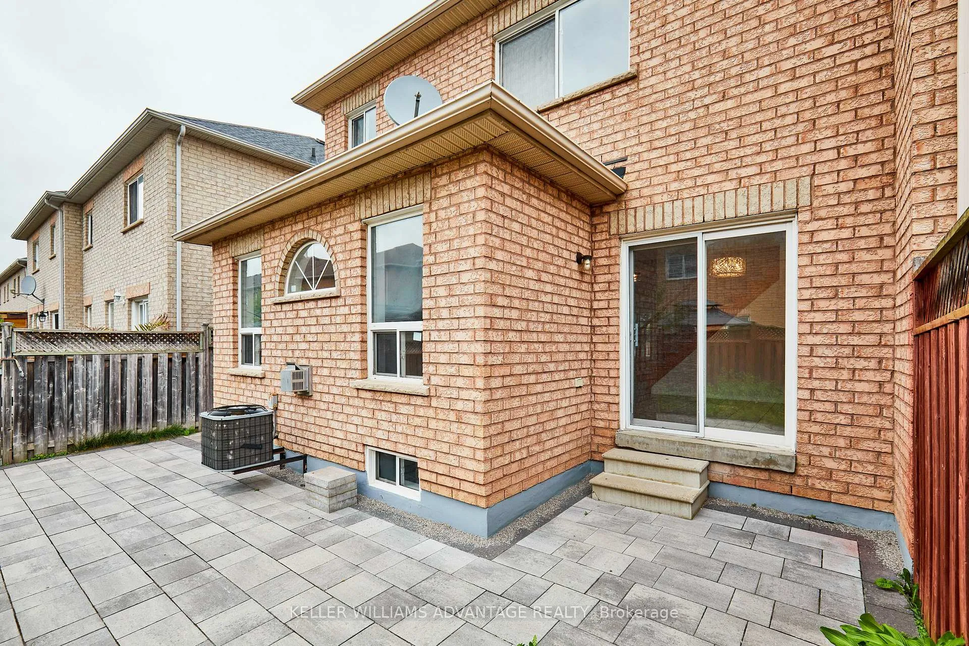 Photo 6 of 118 Timberwolf Crescent, Vaughan, Vellore Village — HOMEH