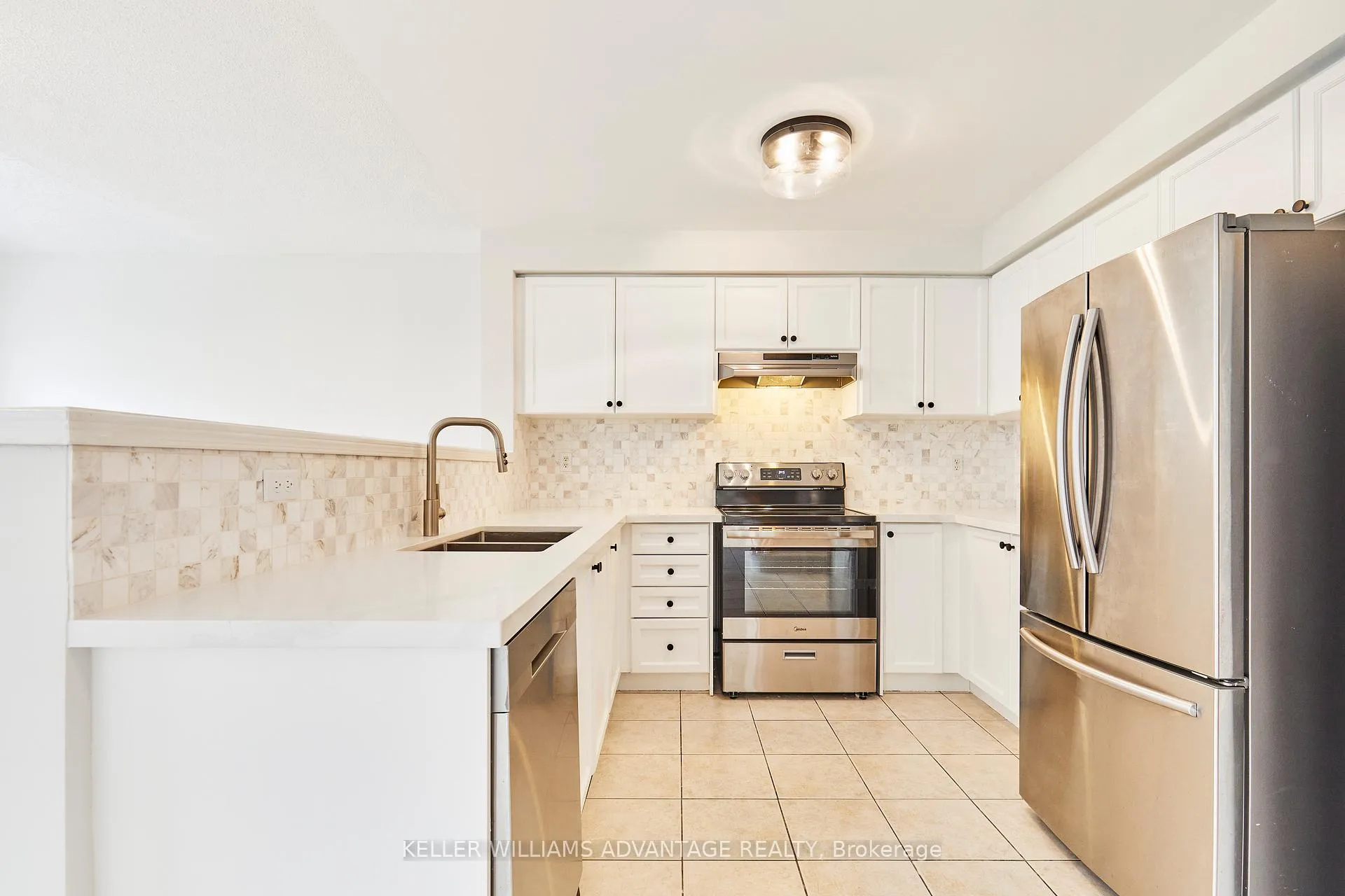 Photo 11 of 118 Timberwolf Crescent, Vaughan, Vellore Village — HOMEH