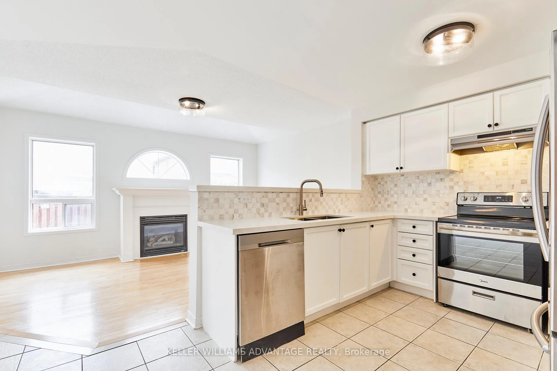 Photo 12 of 118 Timberwolf Crescent, Vaughan, Vellore Village — HOMEH