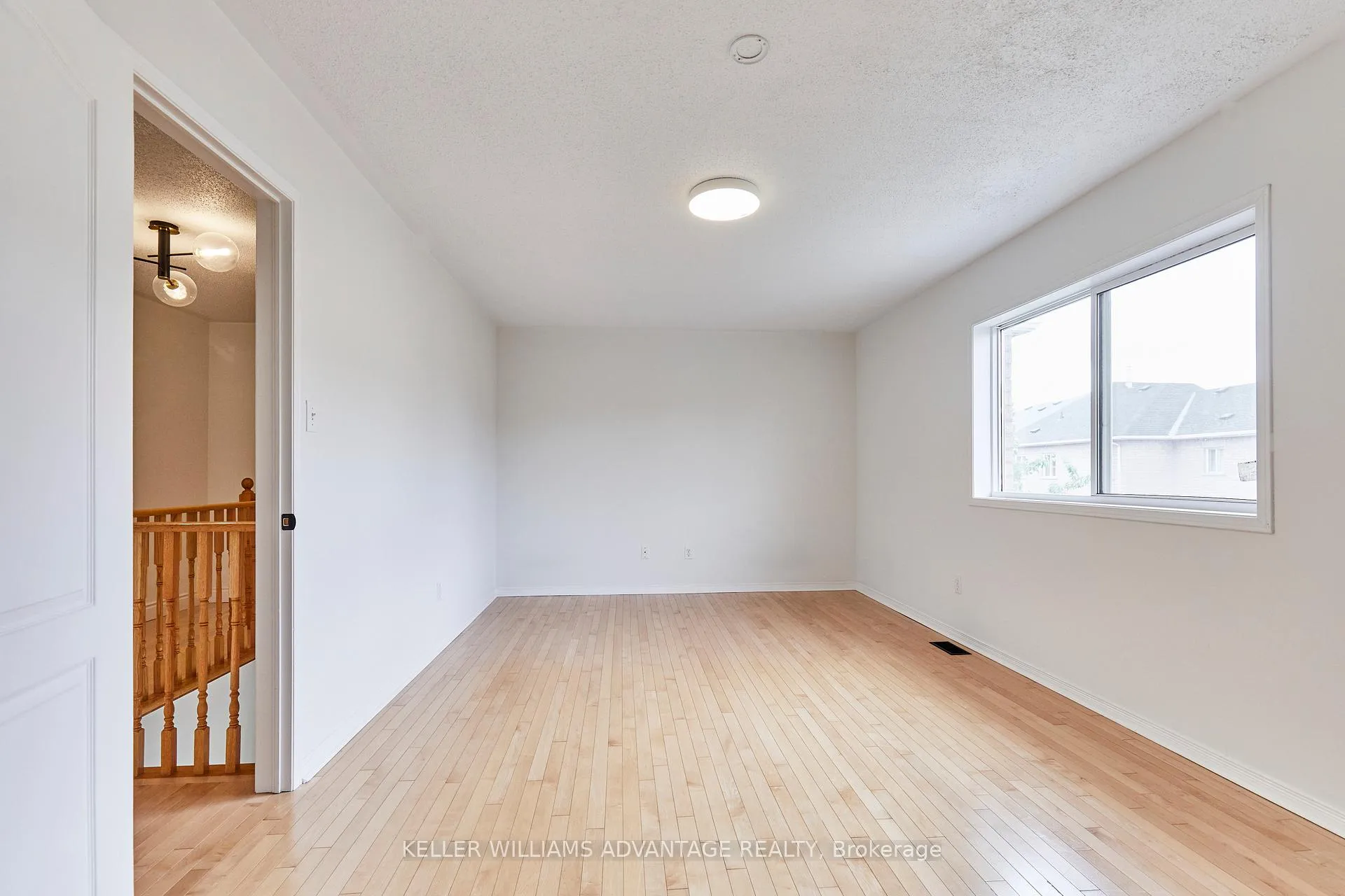 Photo 15 of 118 Timberwolf Crescent, Vaughan, Vellore Village — HOMEH