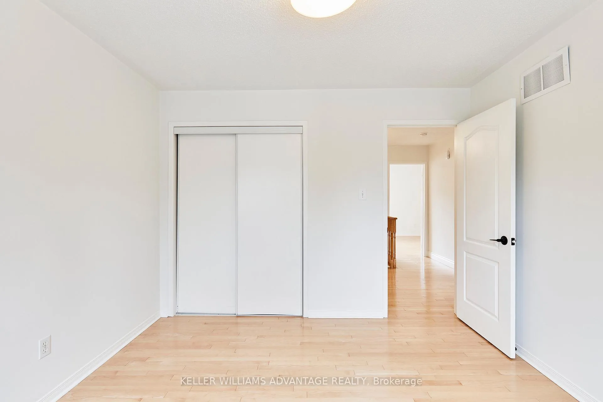 Photo 20 of 118 Timberwolf Crescent, Vaughan, Vellore Village — HOMEH