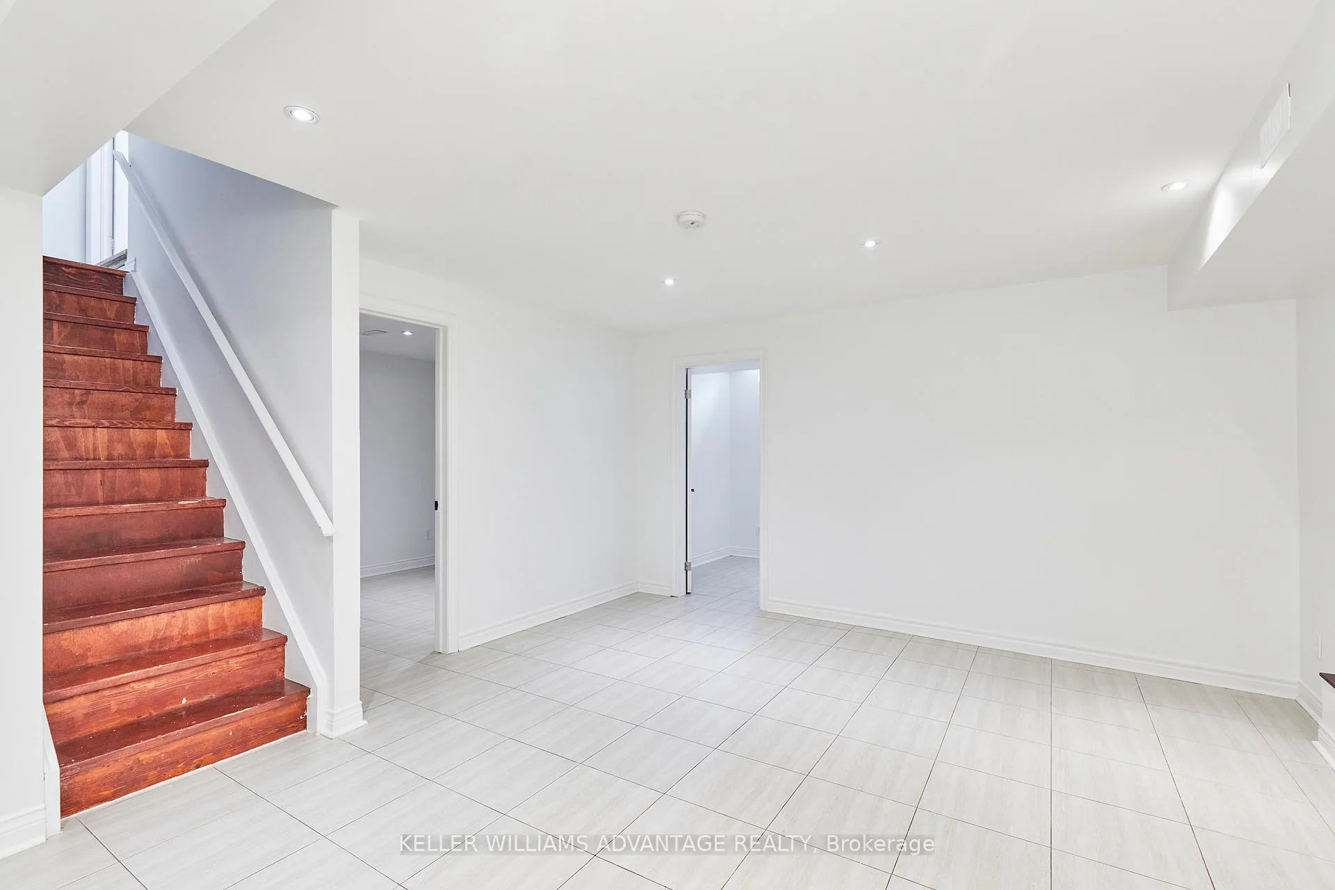 Photo 25 of 118 Timberwolf Crescent, Vaughan, Vellore Village — HOMEH