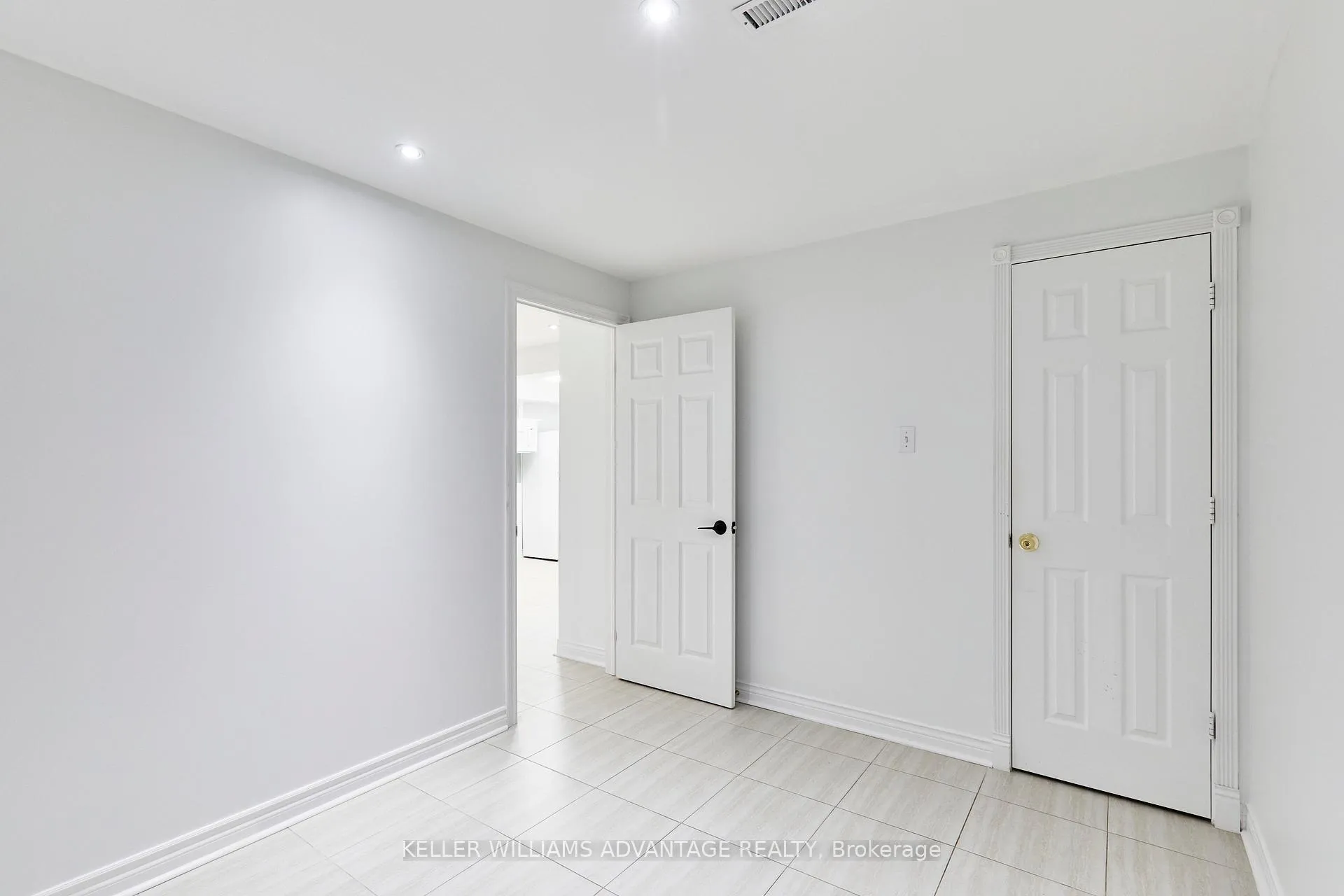 Photo 30 of 118 Timberwolf Crescent, Vaughan, Vellore Village — HOMEH