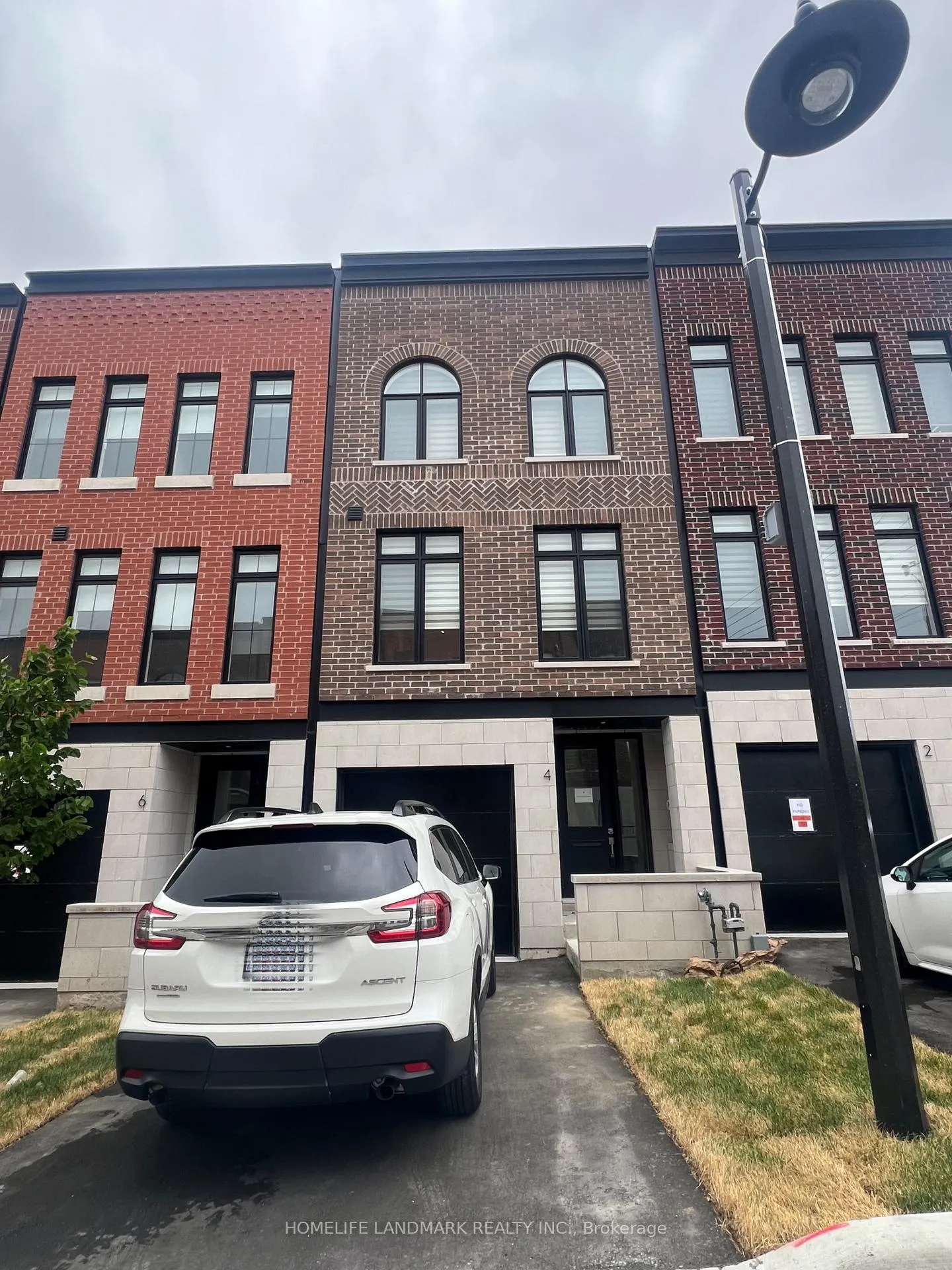 Front of 4 Chestnut Court
