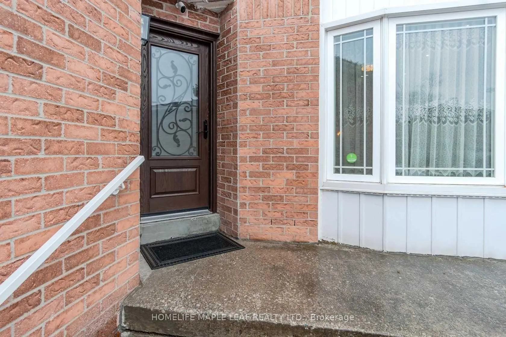 Photo 2 of 43 Donisi Avenue, Vaughan, Brownridge — HOMEH