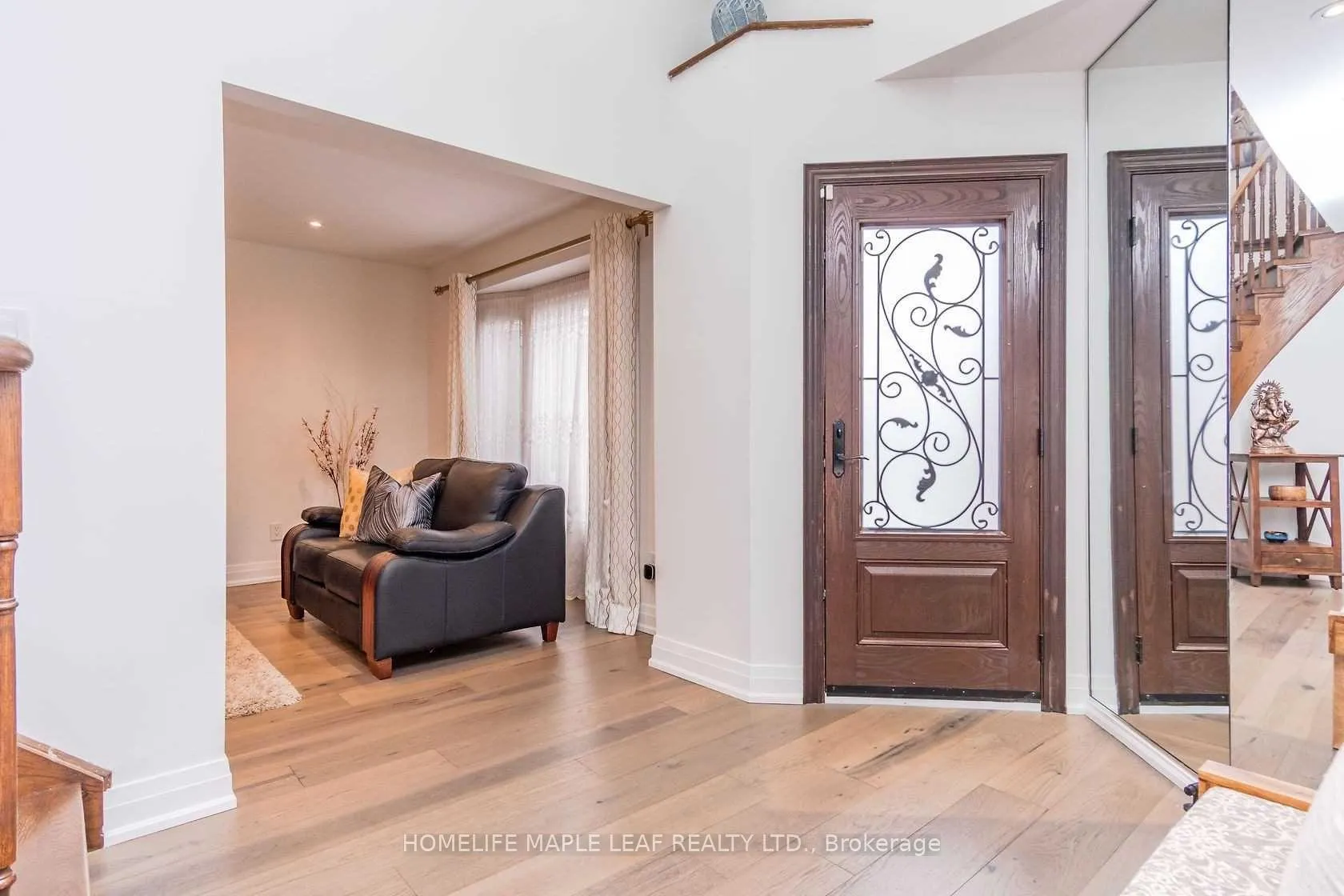 Photo 3 of 43 Donisi Avenue, Vaughan, Brownridge — HOMEH