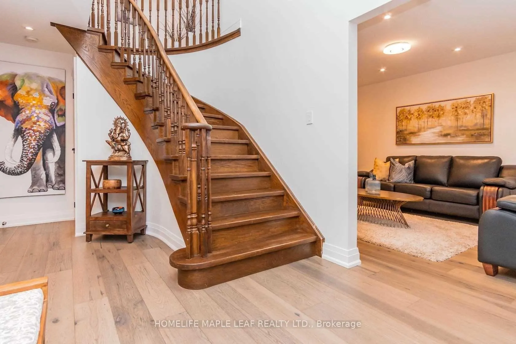 Photo 4 of 43 Donisi Avenue, Vaughan, Brownridge — HOMEH