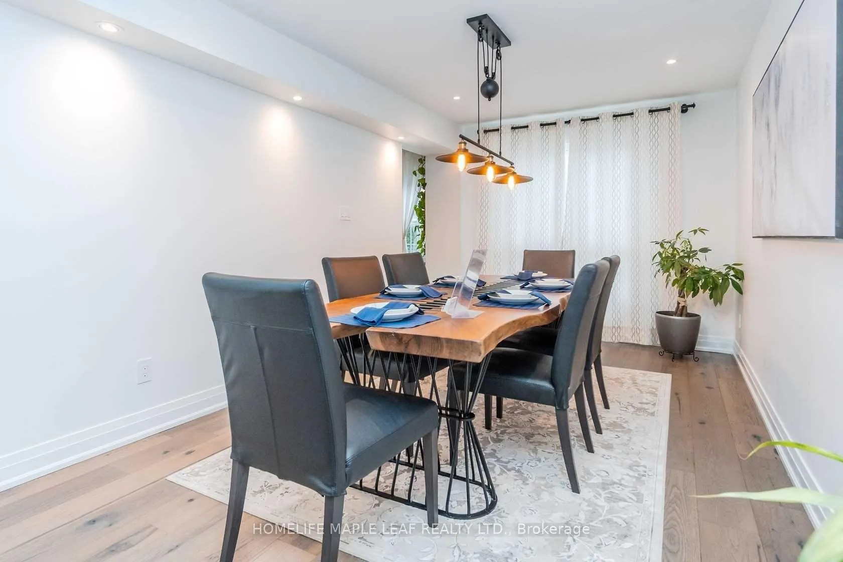 Photo 8 of 43 Donisi Avenue, Vaughan, Brownridge — HOMEH