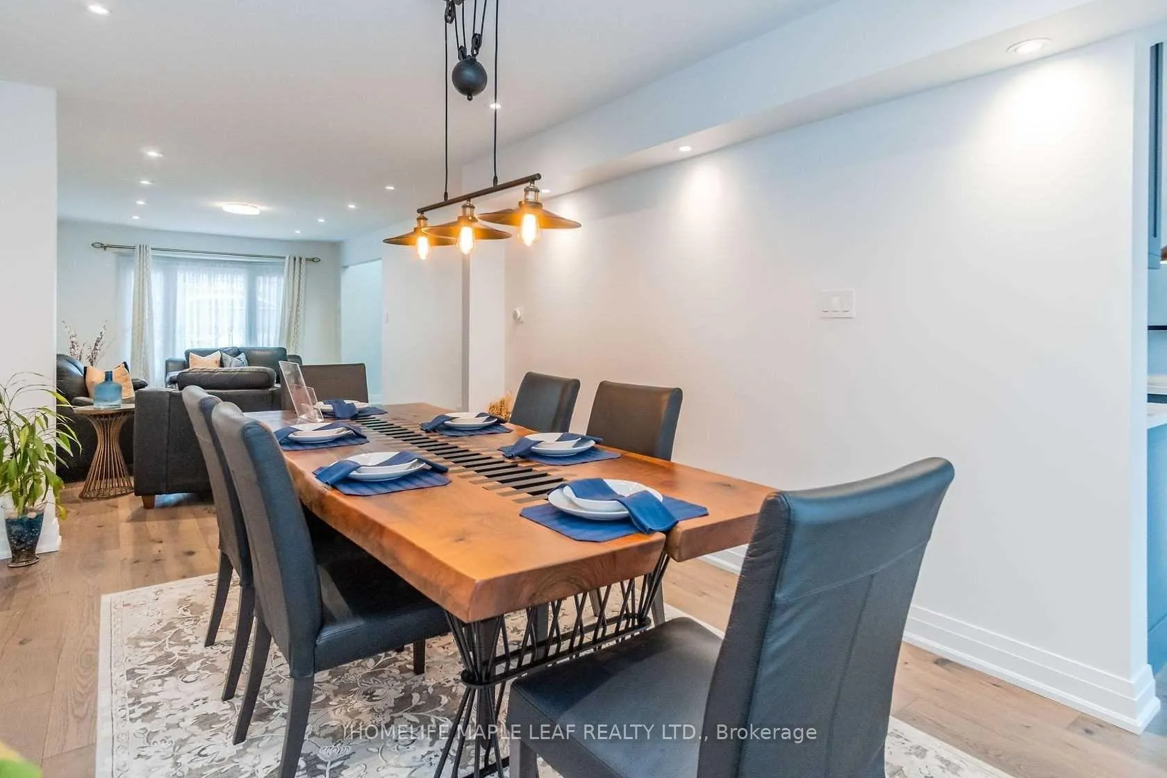 Photo 9 of 43 Donisi Avenue, Vaughan, Brownridge — HOMEH