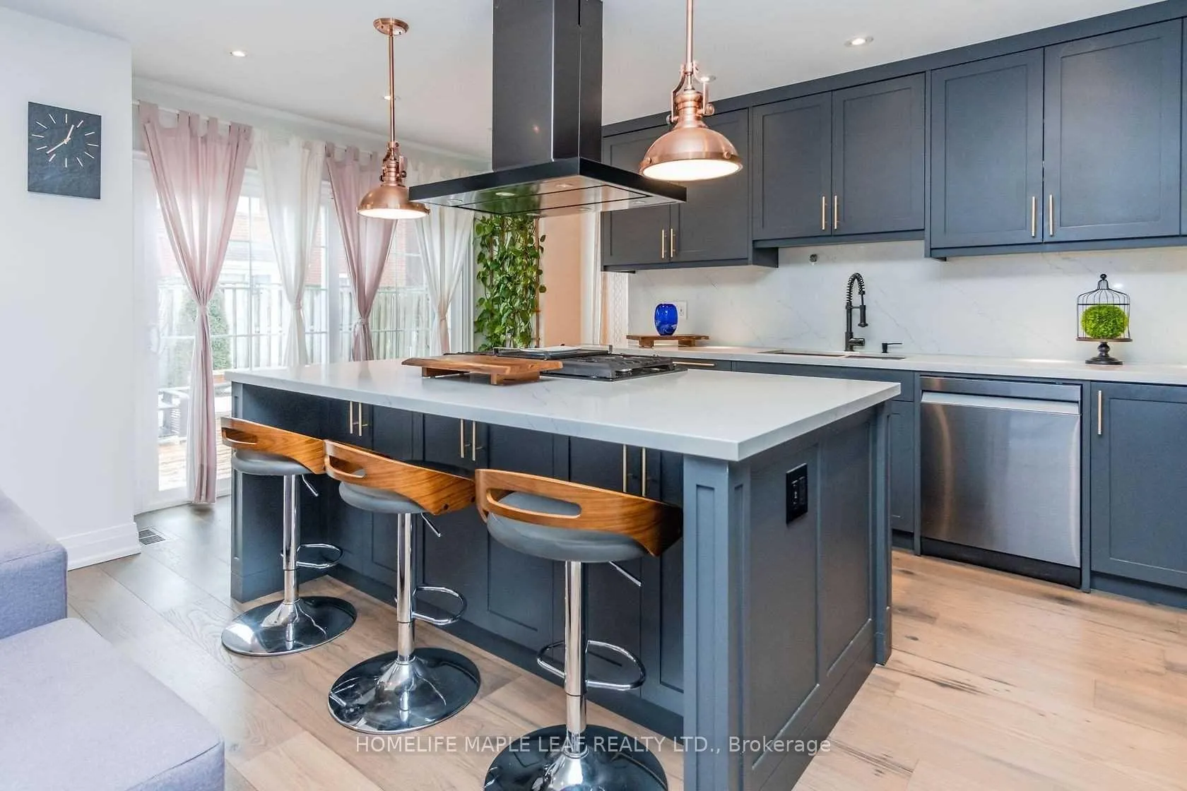 Photo 13 of 43 Donisi Avenue, Vaughan, Brownridge — HOMEH
