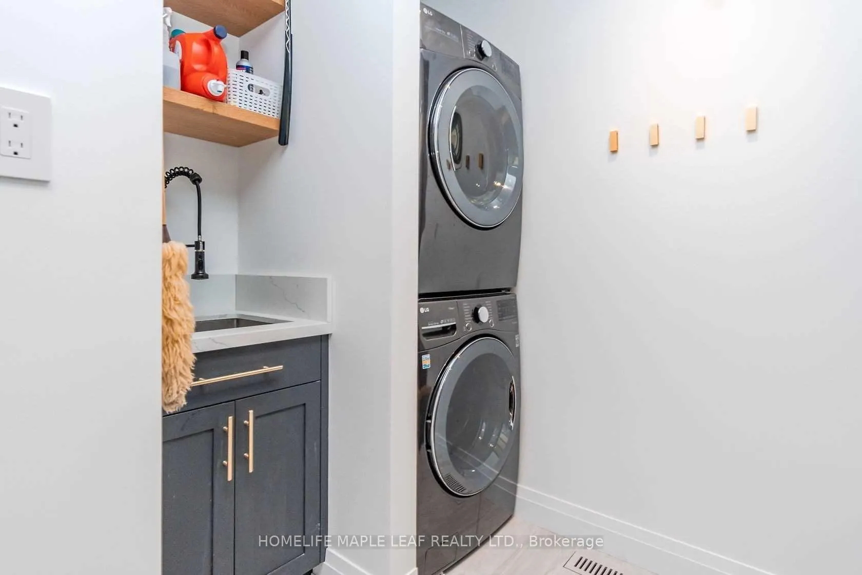 Photo 21 of 43 Donisi Avenue, Vaughan, Brownridge — HOMEH