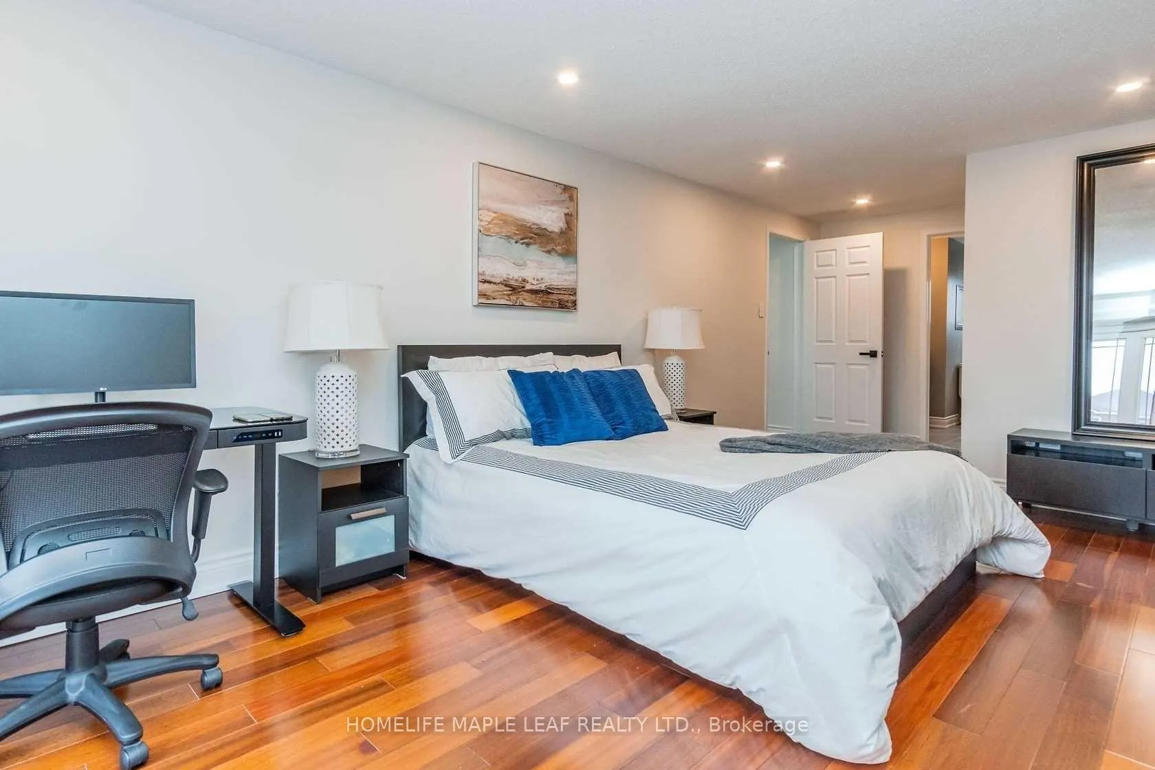 Photo 25 of 43 Donisi Avenue, Vaughan, Brownridge — HOMEH