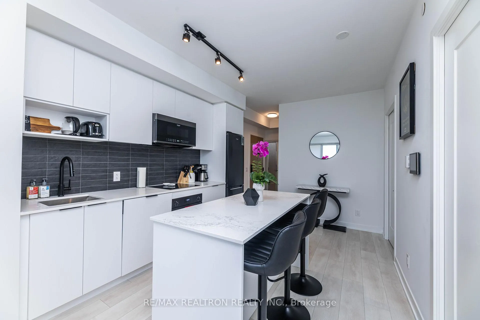 Photo 5 of Unit 701, 5 Defries Street, Toronto, Regent Park — HOMEH