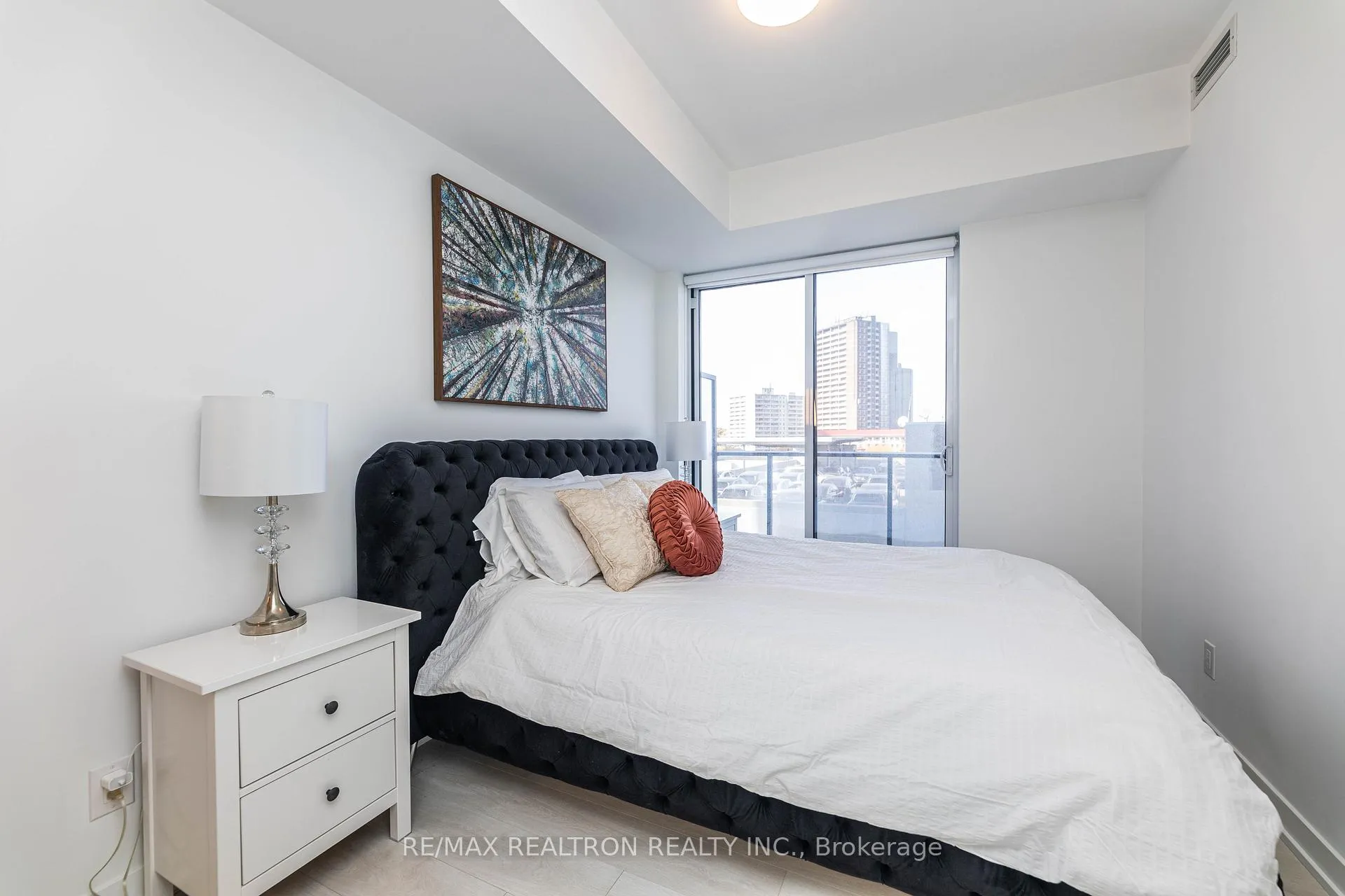 Photo 10 of Unit 701, 5 Defries Street, Toronto, Regent Park — HOMEH